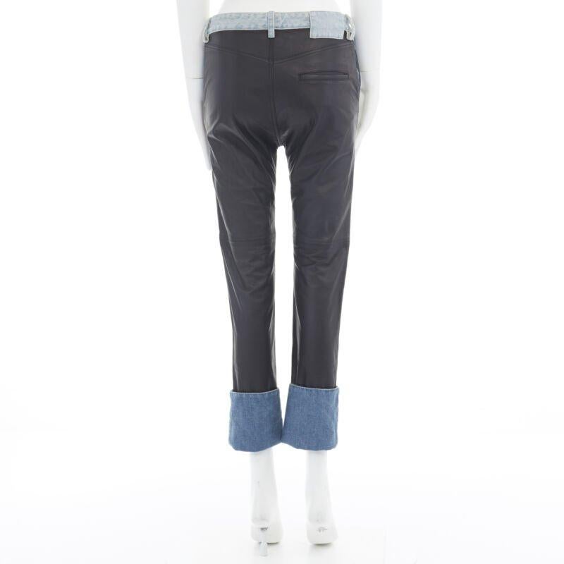 MAISON MARGIELA Schwarze Jeanshose mit Kapuze und blauem Denimbesatz aus Leder IT38 XS im Angebot 2