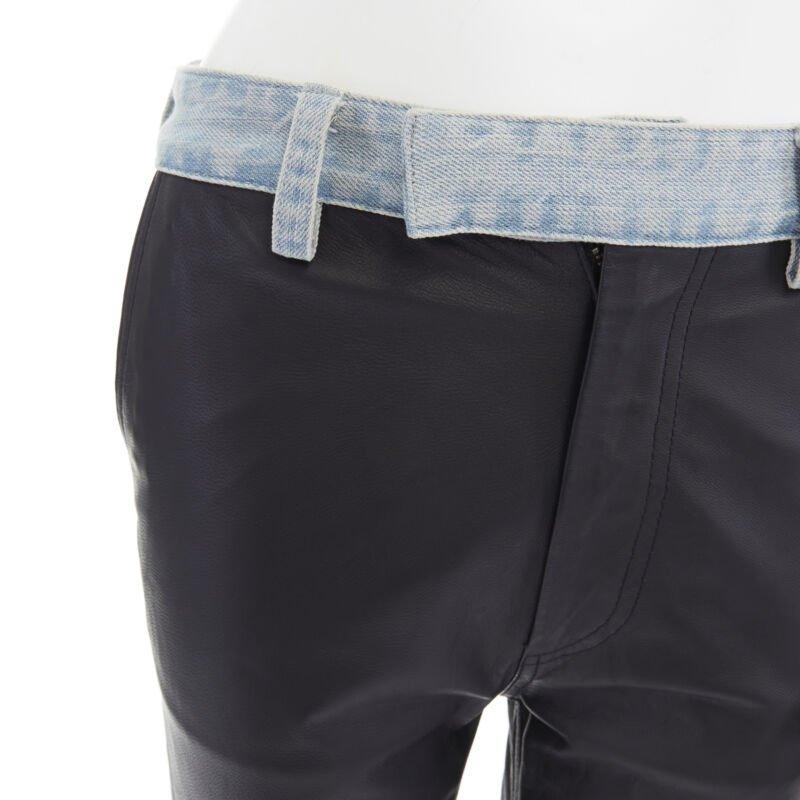 MAISON MARGIELA Schwarze Jeanshose mit Kapuze und blauem Denimbesatz aus Leder IT38 XS im Angebot 5