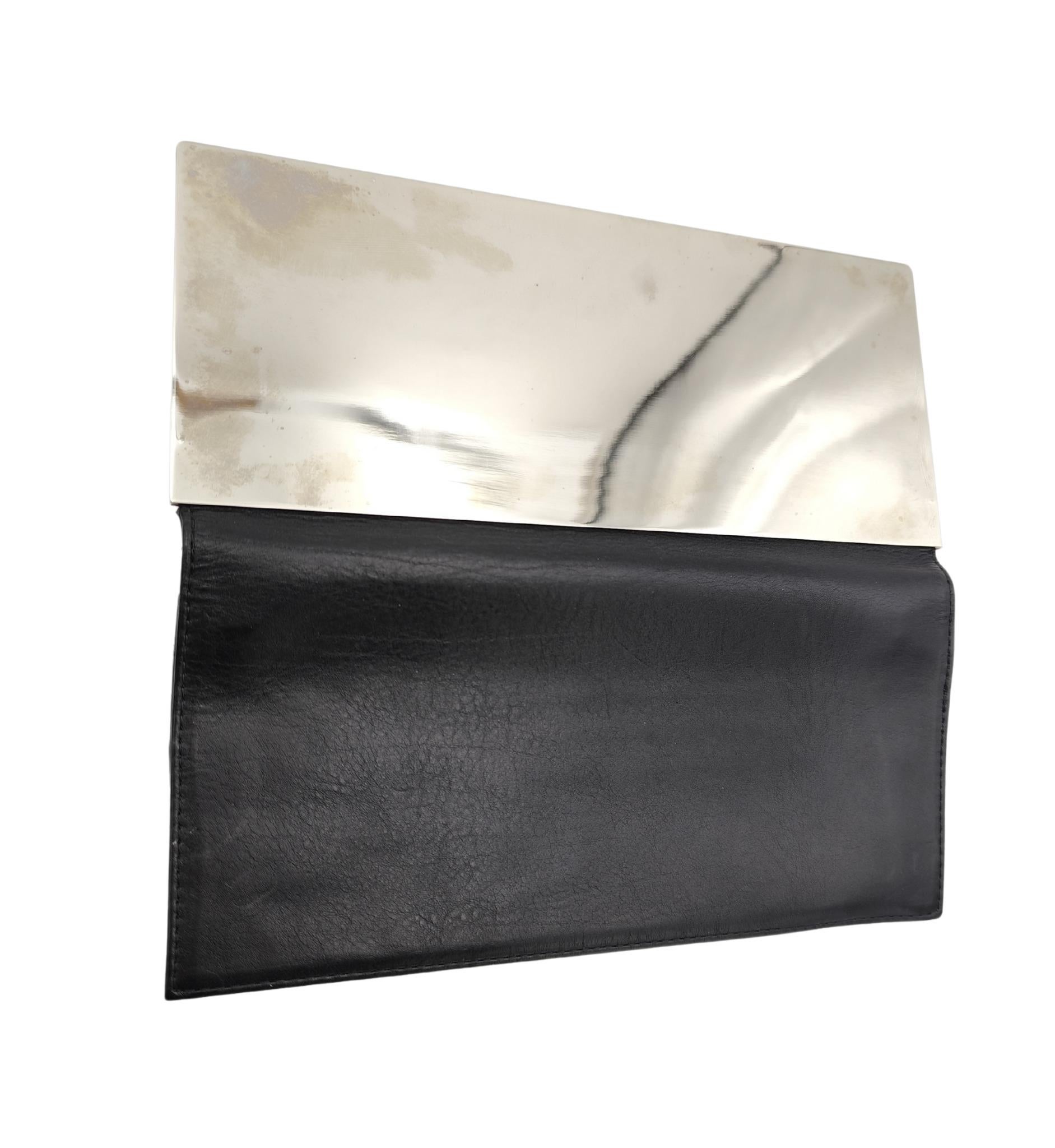 Maison Margiela pochette in pelle nera a specchio in vendita 5