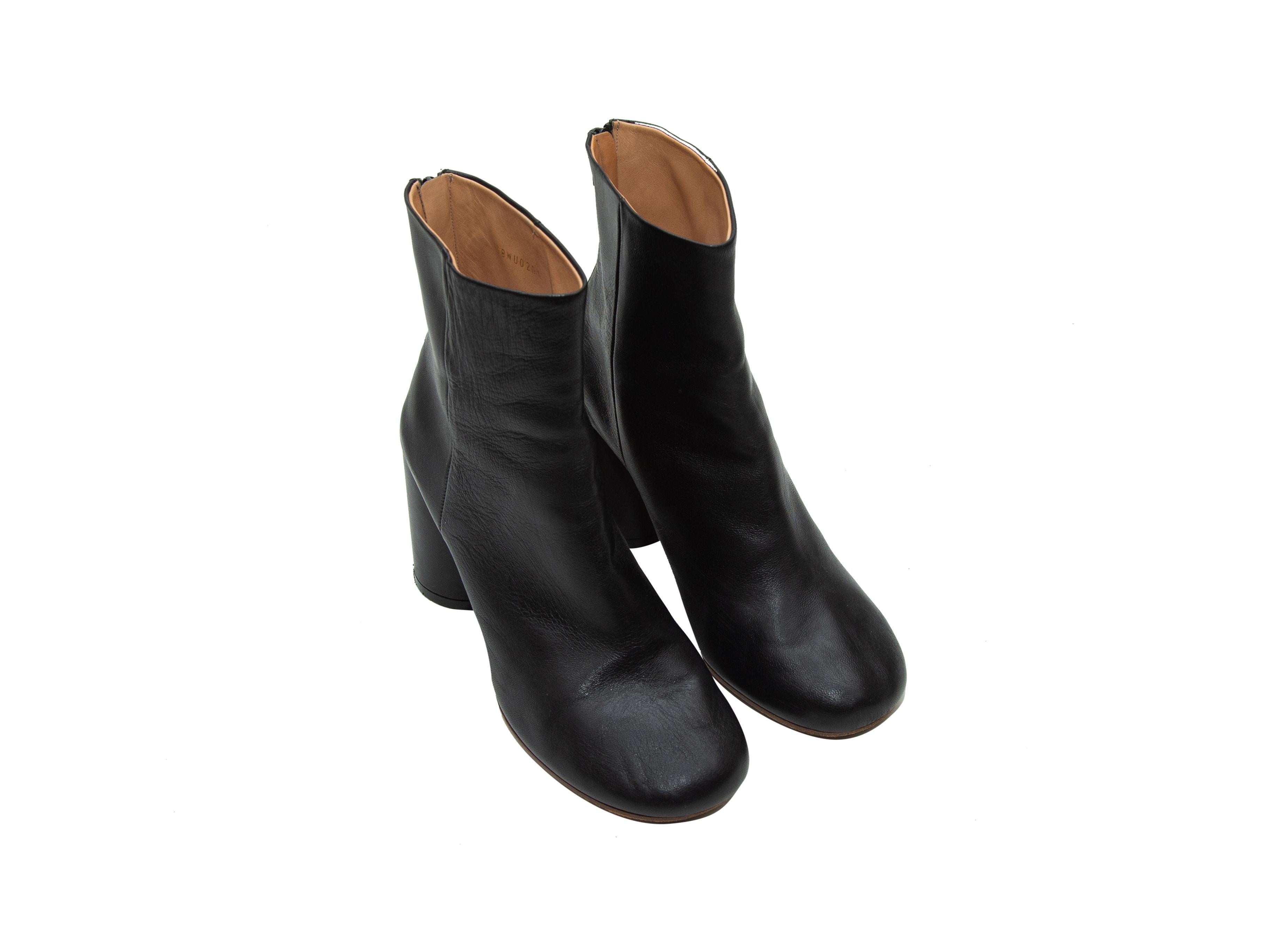 round toe black ankle boots