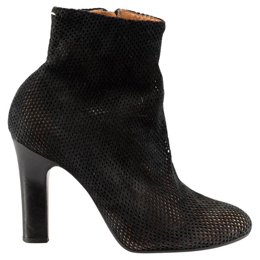 Maison Margiela Schwarz Wildleder Mesh Stiefelette Größe IT 40 im Angebot