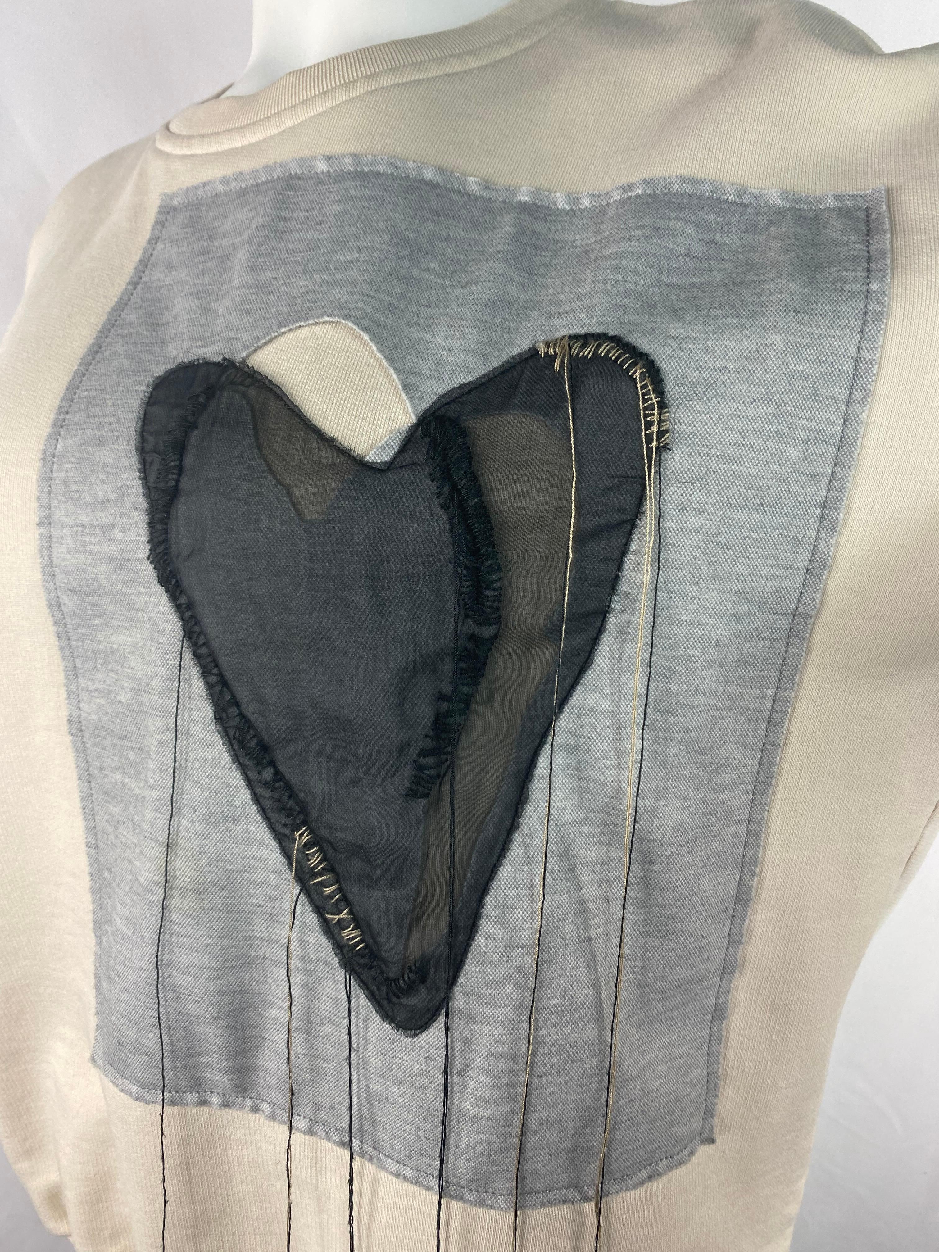 Maison Margiela Cream Heart Sweatshirt Top, Size M In Excellent Condition In Beverly Hills, CA