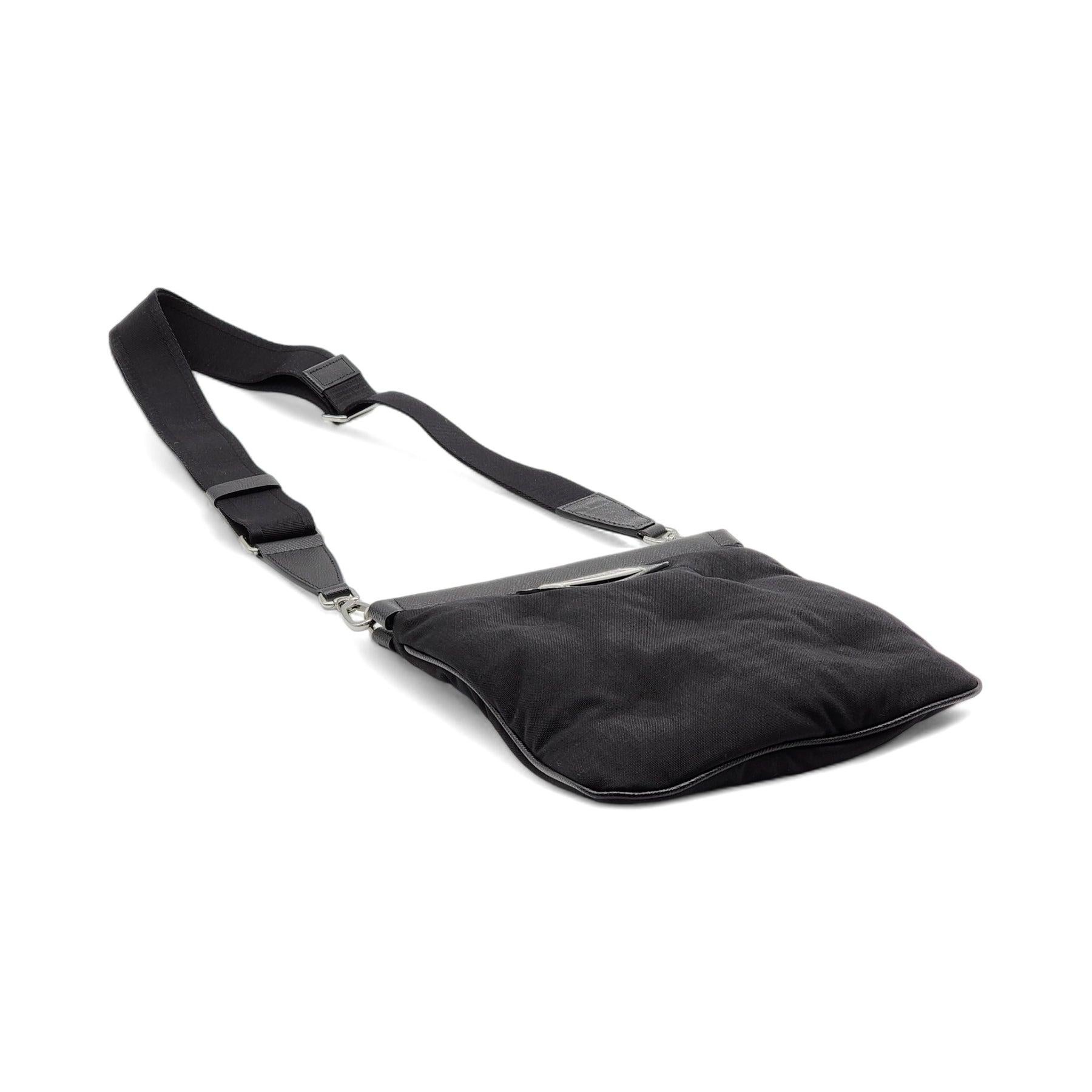 Bolso Crossbody Glam Slam Sport de Bolsillo Plano en Negro de Maison Margiela en Excelente estado para la venta en Los Angeles, CA