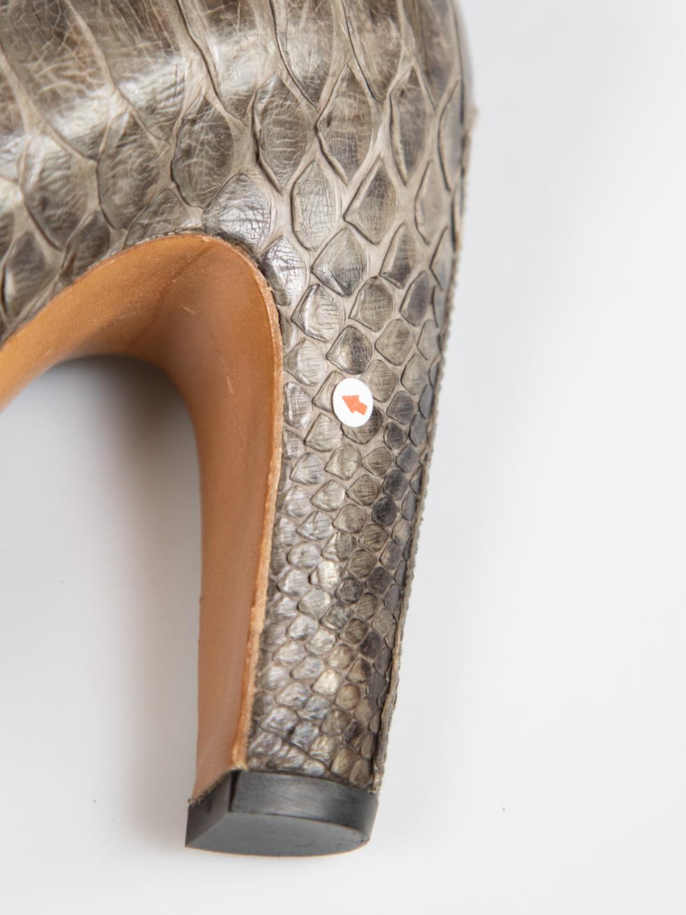 Maison Margiela escarpins gris à motif python taille IT 35 en vente 2