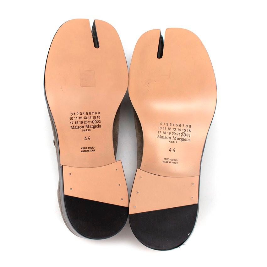 Men's Maison Margiela Grey Suede Tabi Loafers - US 10.5 For Sale