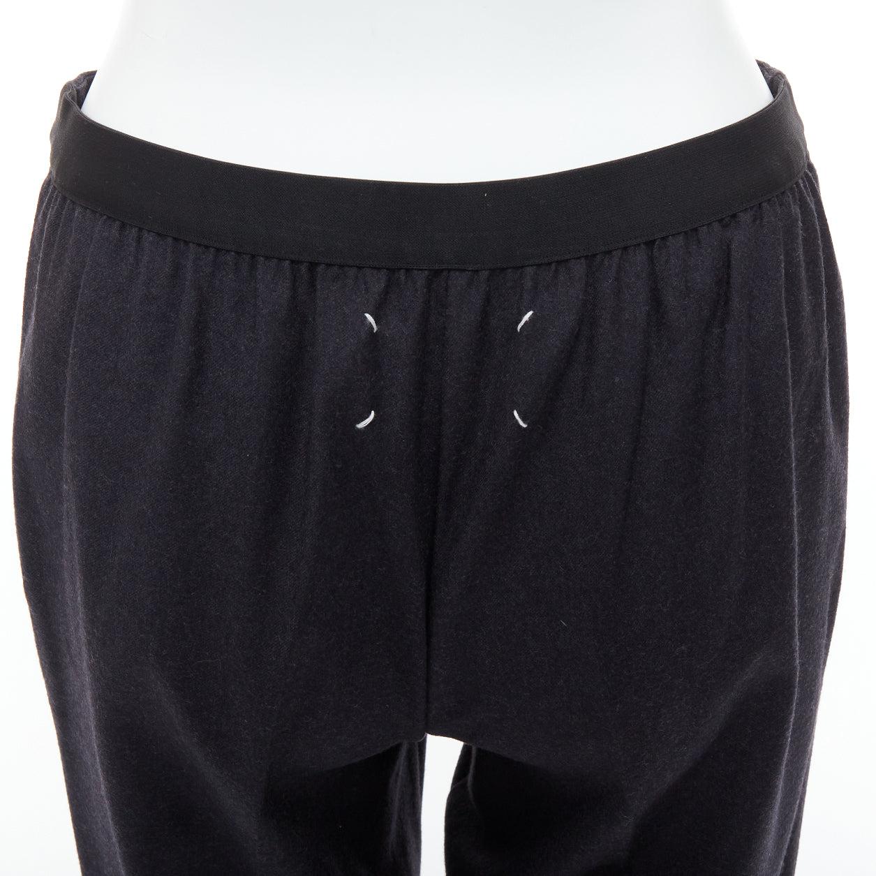 MAISON MARGIELA Line 4 gris 100 % laine pantalon effilé à 4 points au dos FR42 XL
Référence : LAYU/A00049
Marque : Maison Maison Margiela
Collectional : Ligne 4
MATERIAL : Laine
Couleur : Gris
Motif : Solide
Fermeture : élastique
Détails