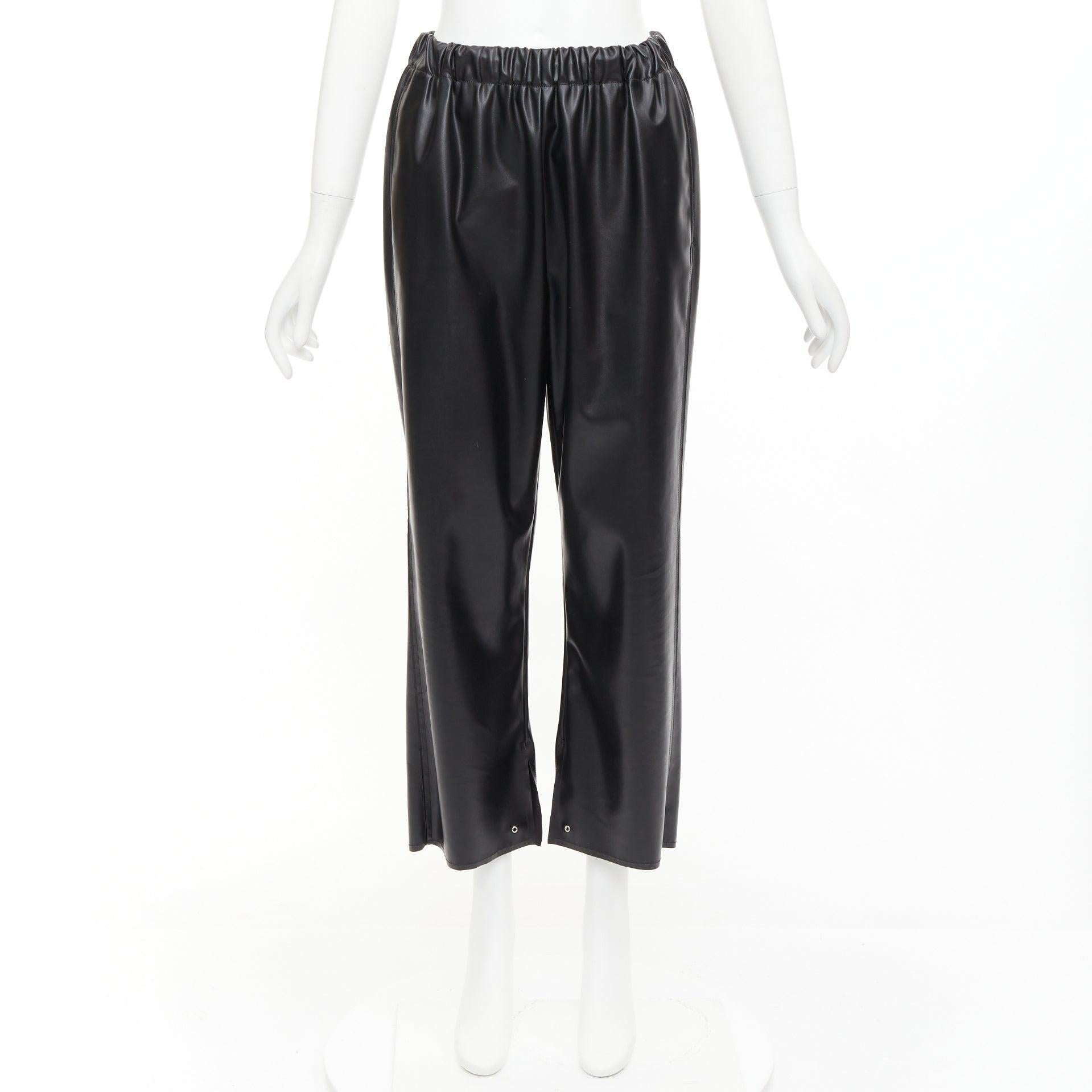 MAISON MARGIELA MM6 MM6 pantalon cropped en faux cuir noir avec œillets IT38 XS en vente 4