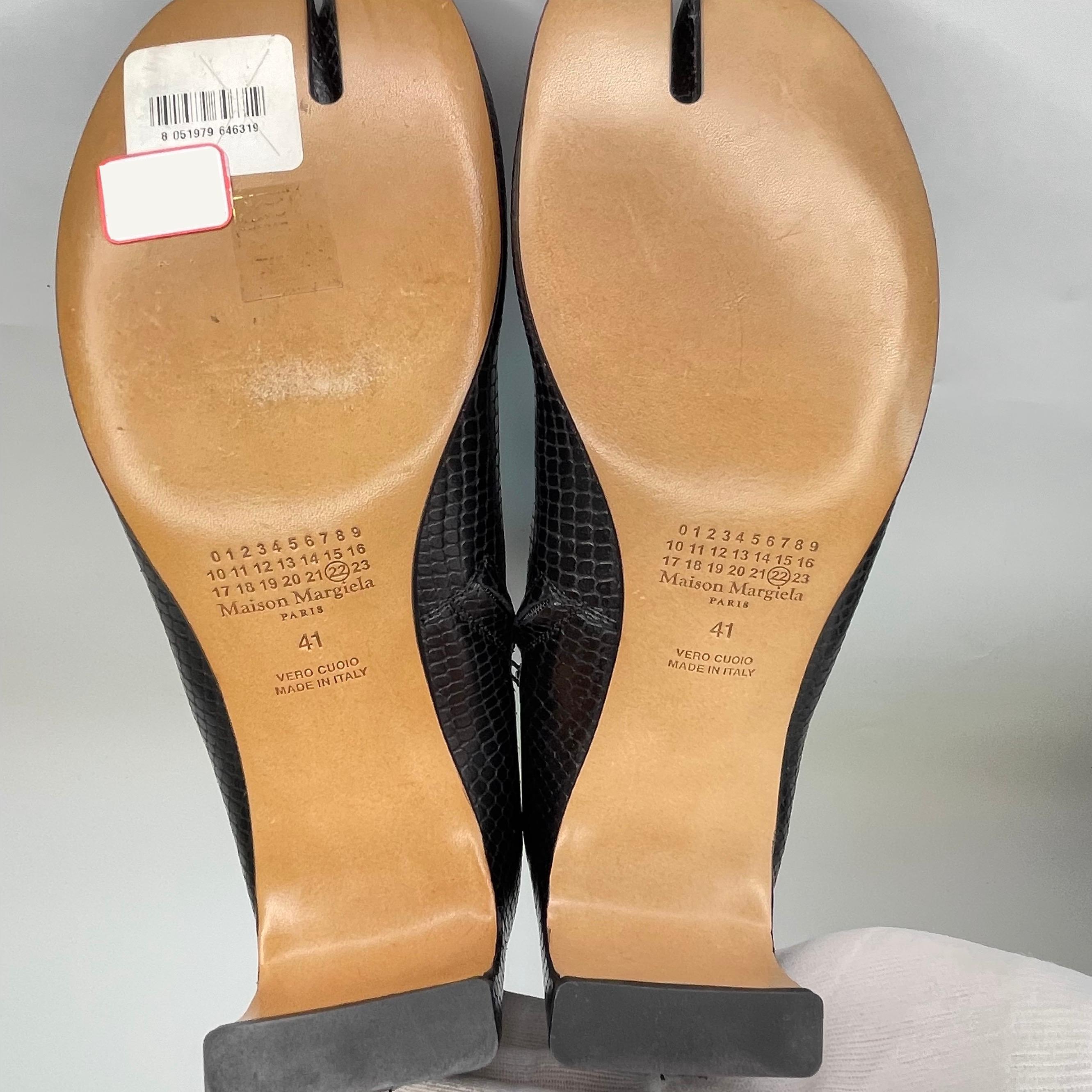 Maison Margiela Python EMB  Tabi Black (41 EU) In New Condition In Montreal, Quebec