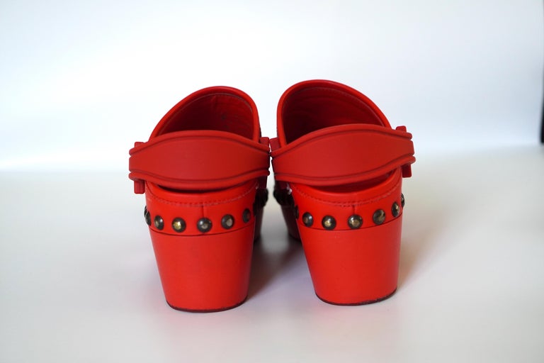 Maison Margiela Red Leather Platform Croc Clogs 39 For Sale at 1stDibs