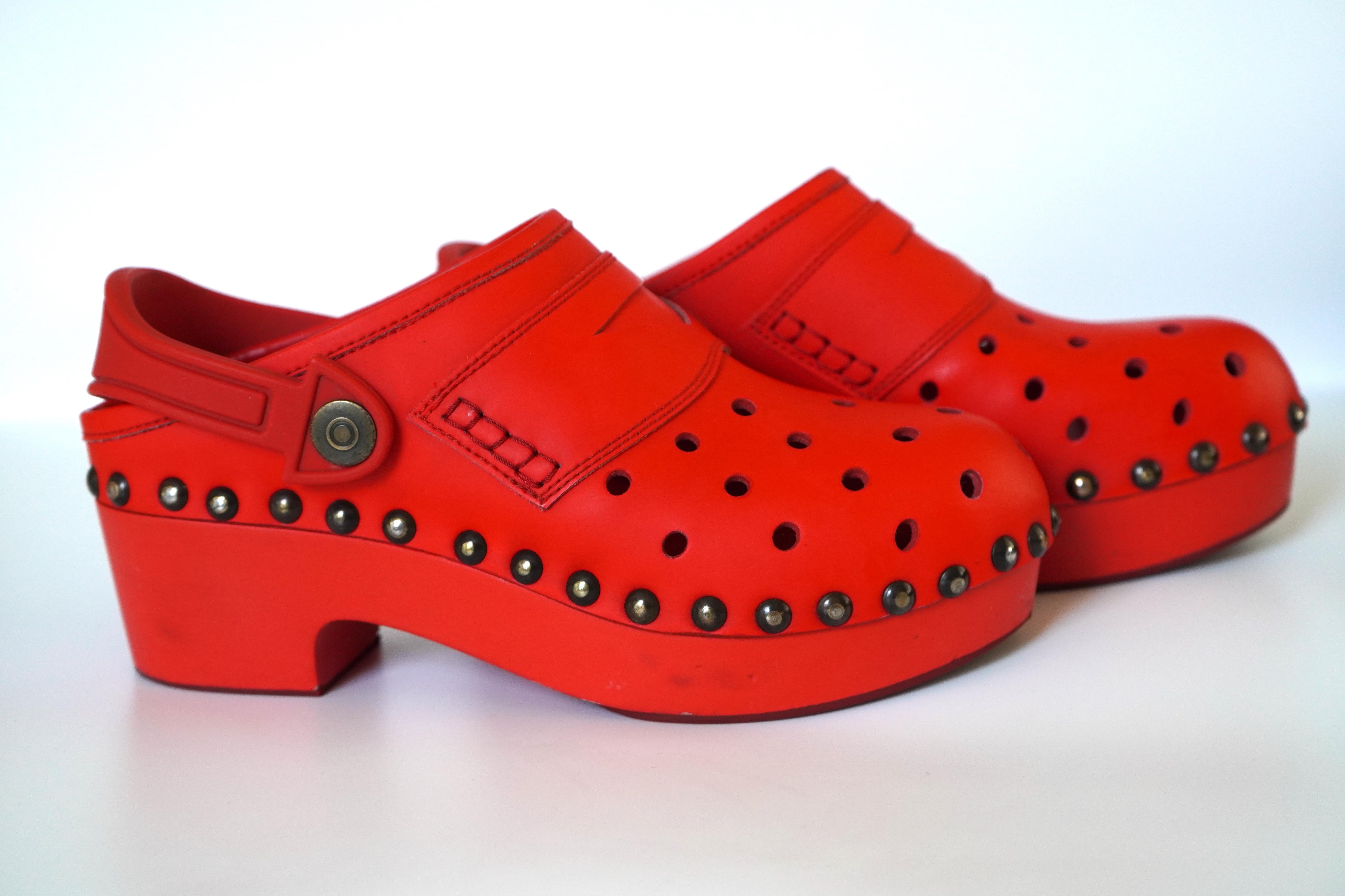 Maison Margiela Red Leather Platform Croc Clogs 39 For Sale 1