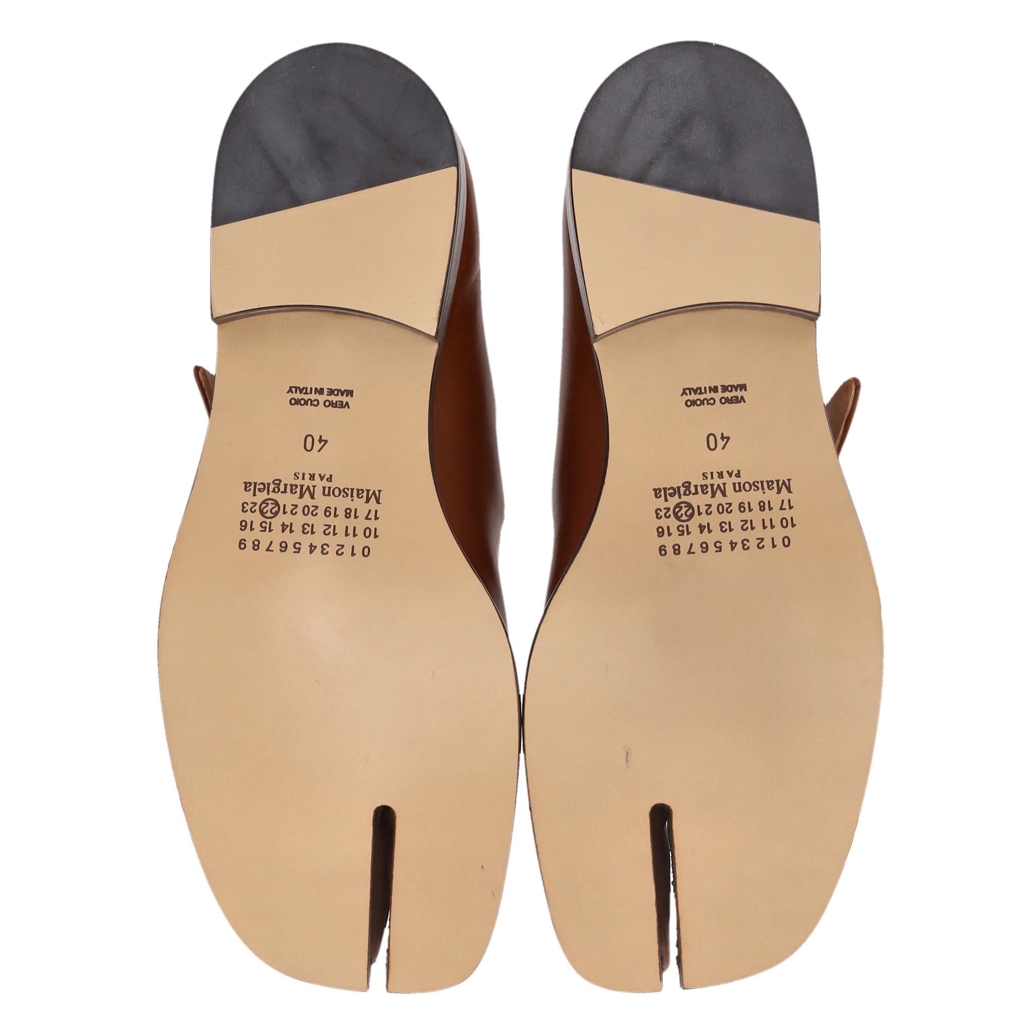 Mary Janes de piel con puntera abierta Maison Margiela Tabi en venta 1