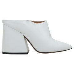 Maison Margiela Weiße spitz zulaufende Pantoletten aus Leder