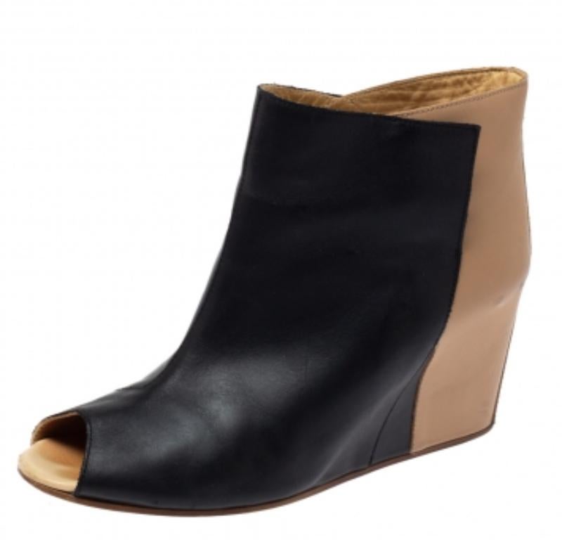Maison Martin Margiela Black/Beige Leather Peep Toe Ankle Boots Size 39 In Good Condition For Sale In Dubai, Al Qouz 2
