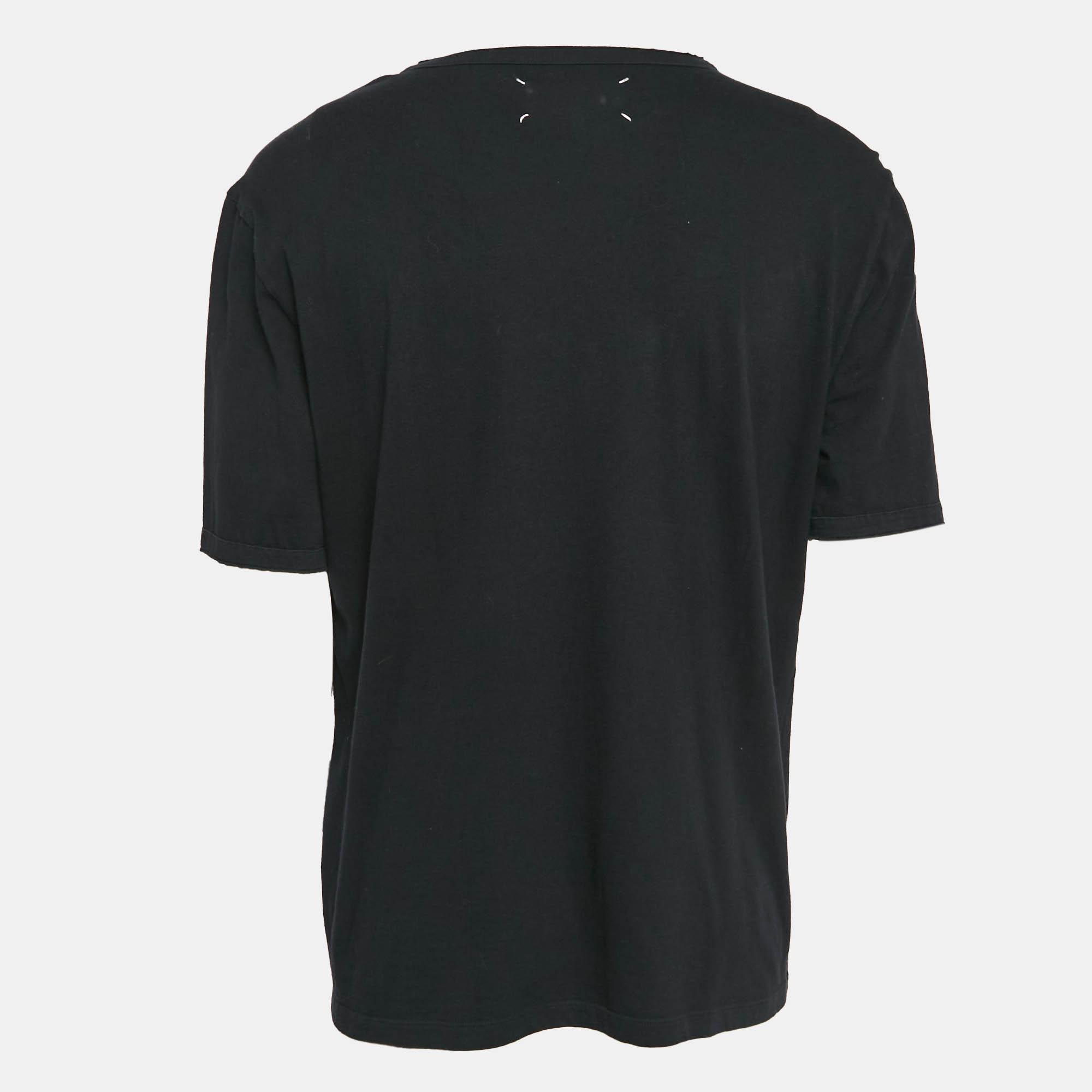Whether you want to go out on casual outings with friends or just want to lounge around  this t shirt is a versatile piece and can be styled in many ways. It has been made using fine fabric.