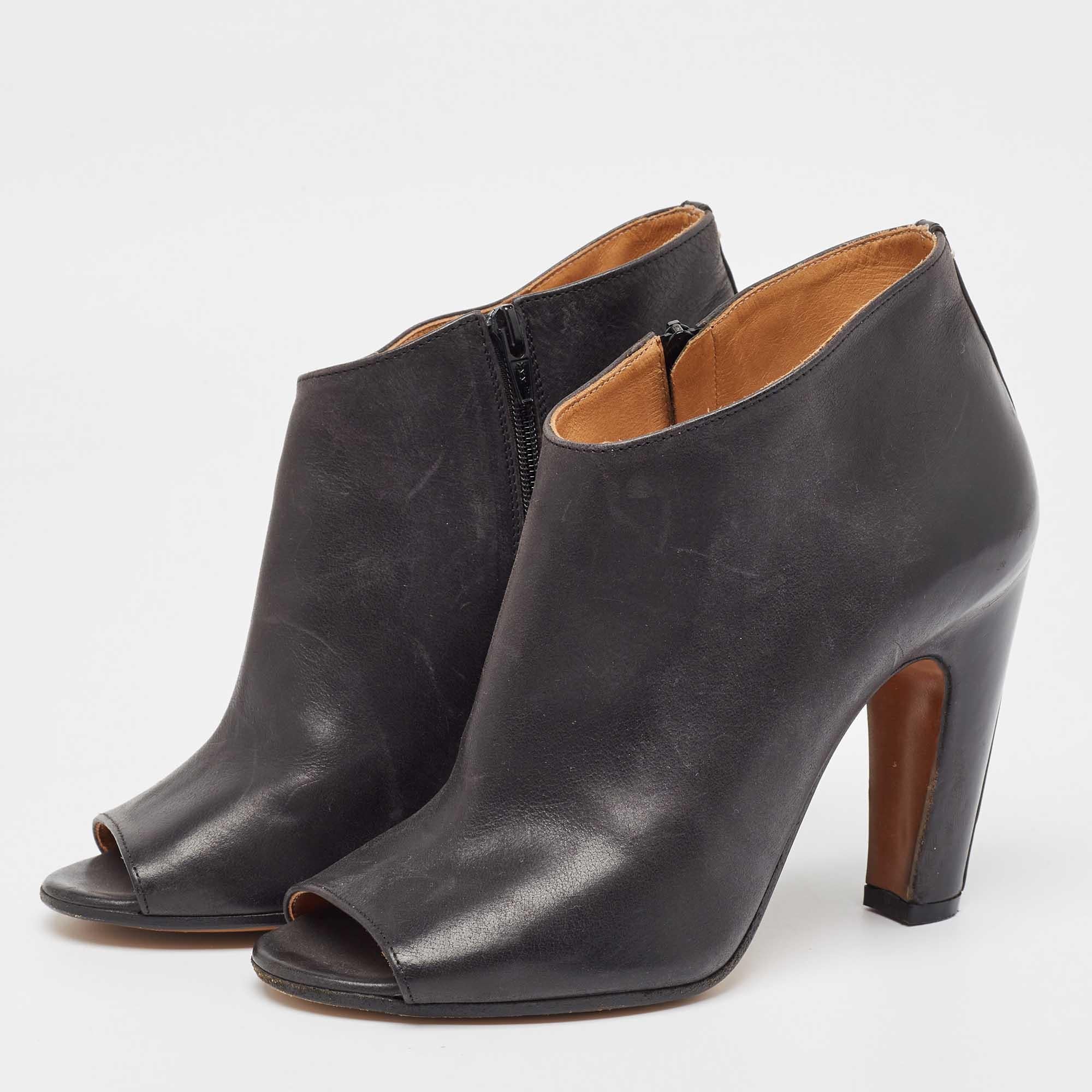 Enjoy the most fashionable days with these stylish booties. Modern in design and craftsmanship, they are fashioned to keep you comfortable and chic!