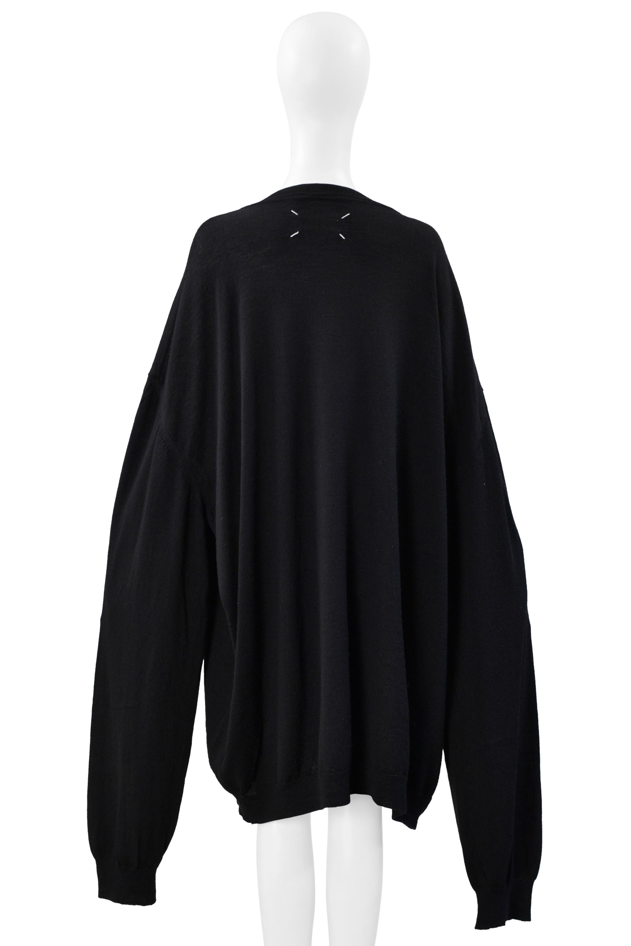 Maison Martin Margiela Schwarzer Pullover mit übergroßem V-Ausschnitt Ss 2000 im Angebot 10