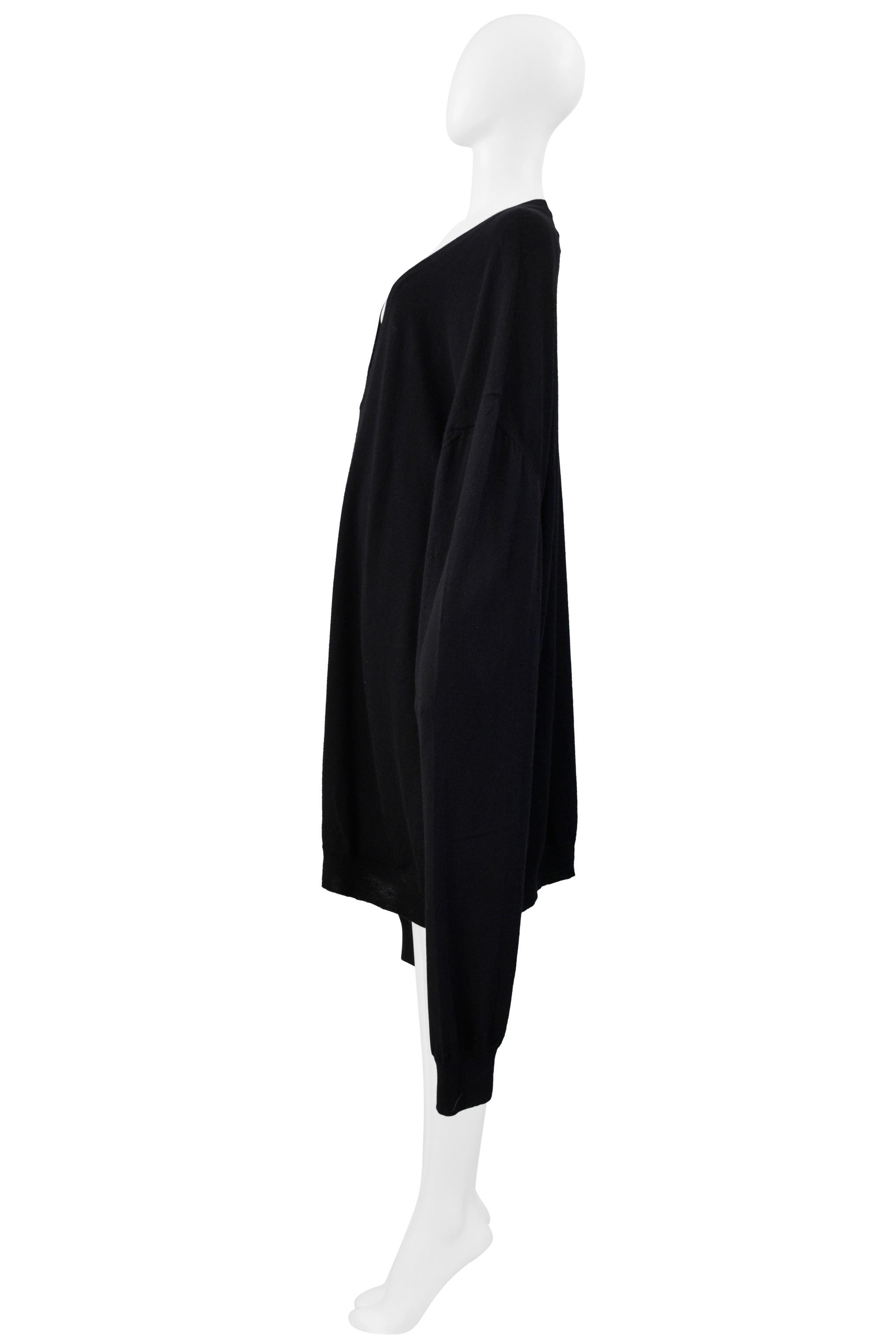Maison Martin Margiela Schwarzer Pullover mit übergroßem V-Ausschnitt Ss 2000 für Damen oder Herren im Angebot