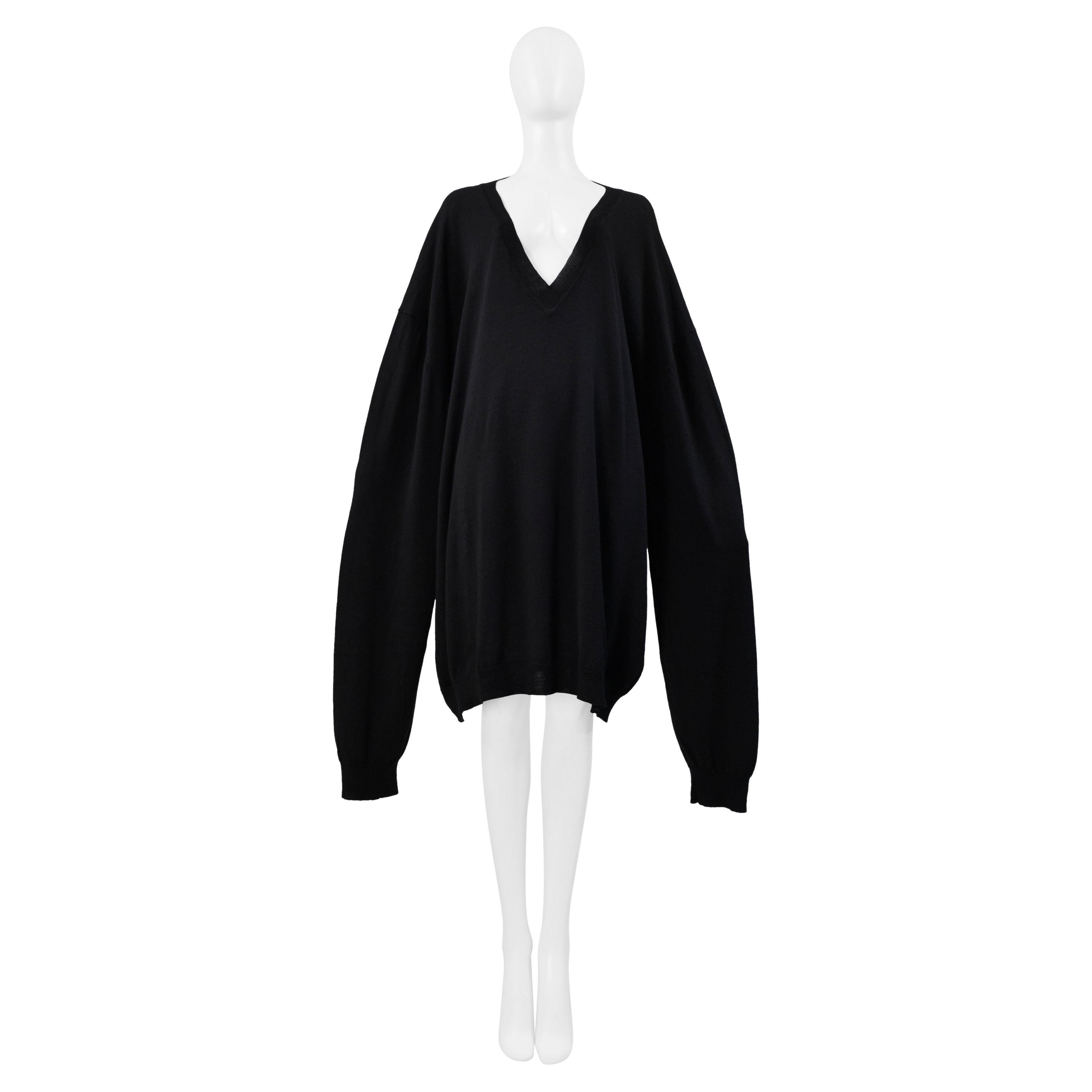 Maison Martin Margiela Maglione nero oversize con collo a V Ss 2000