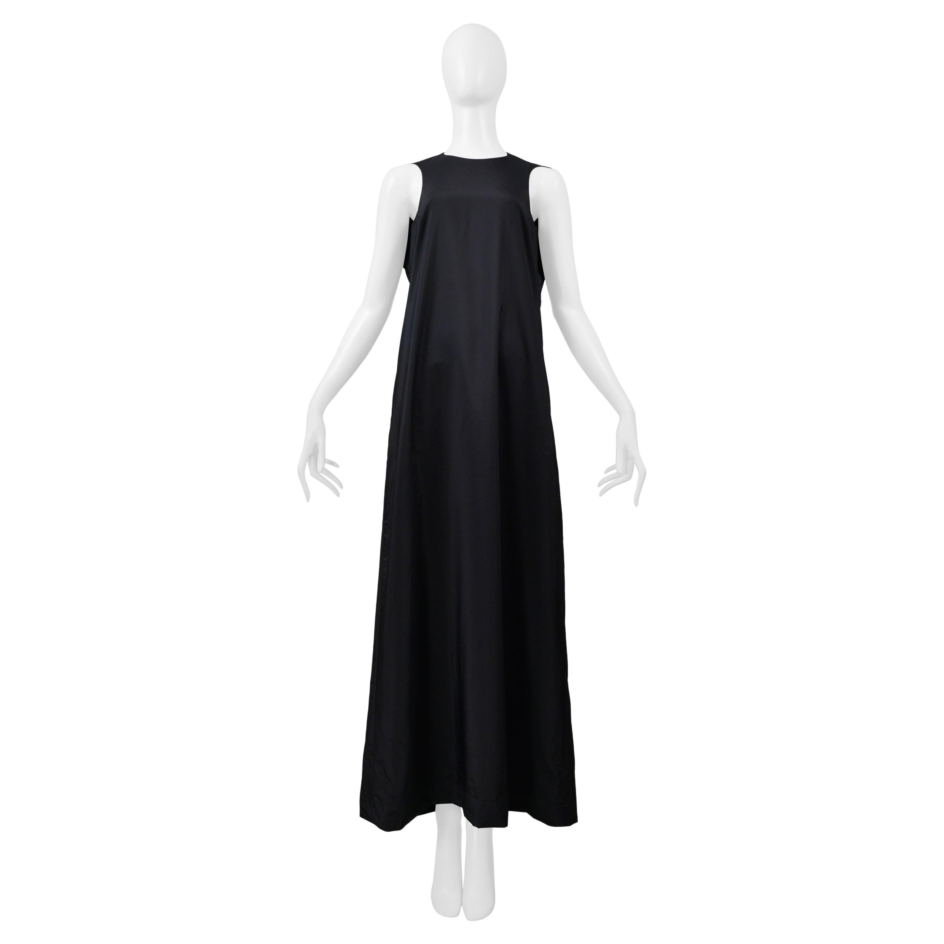 Maison Martin Margiela Robe Tech noire à emmanchures circulaires 2000 en vente