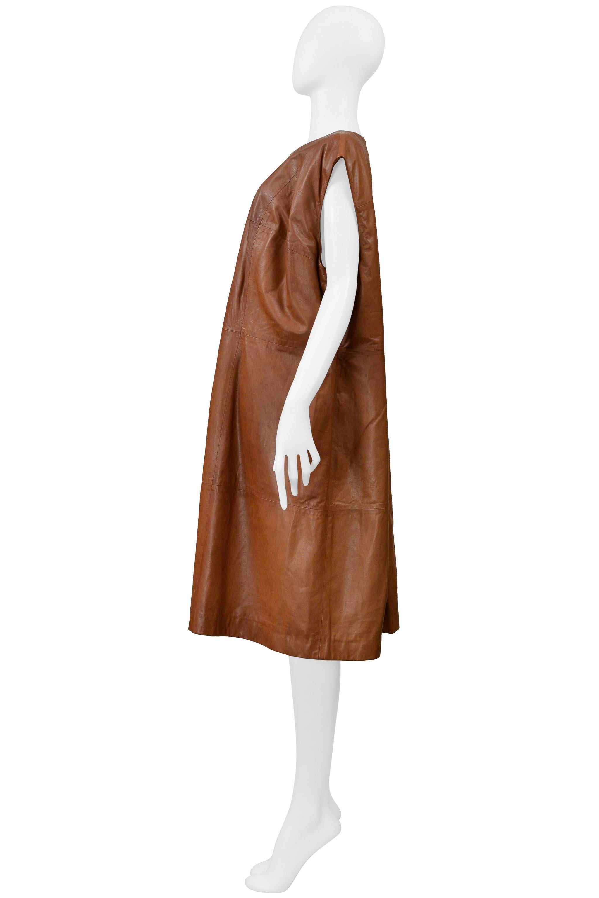Maison Martin Margiela - Robe oversize en cuir marron 2001 en vente 5