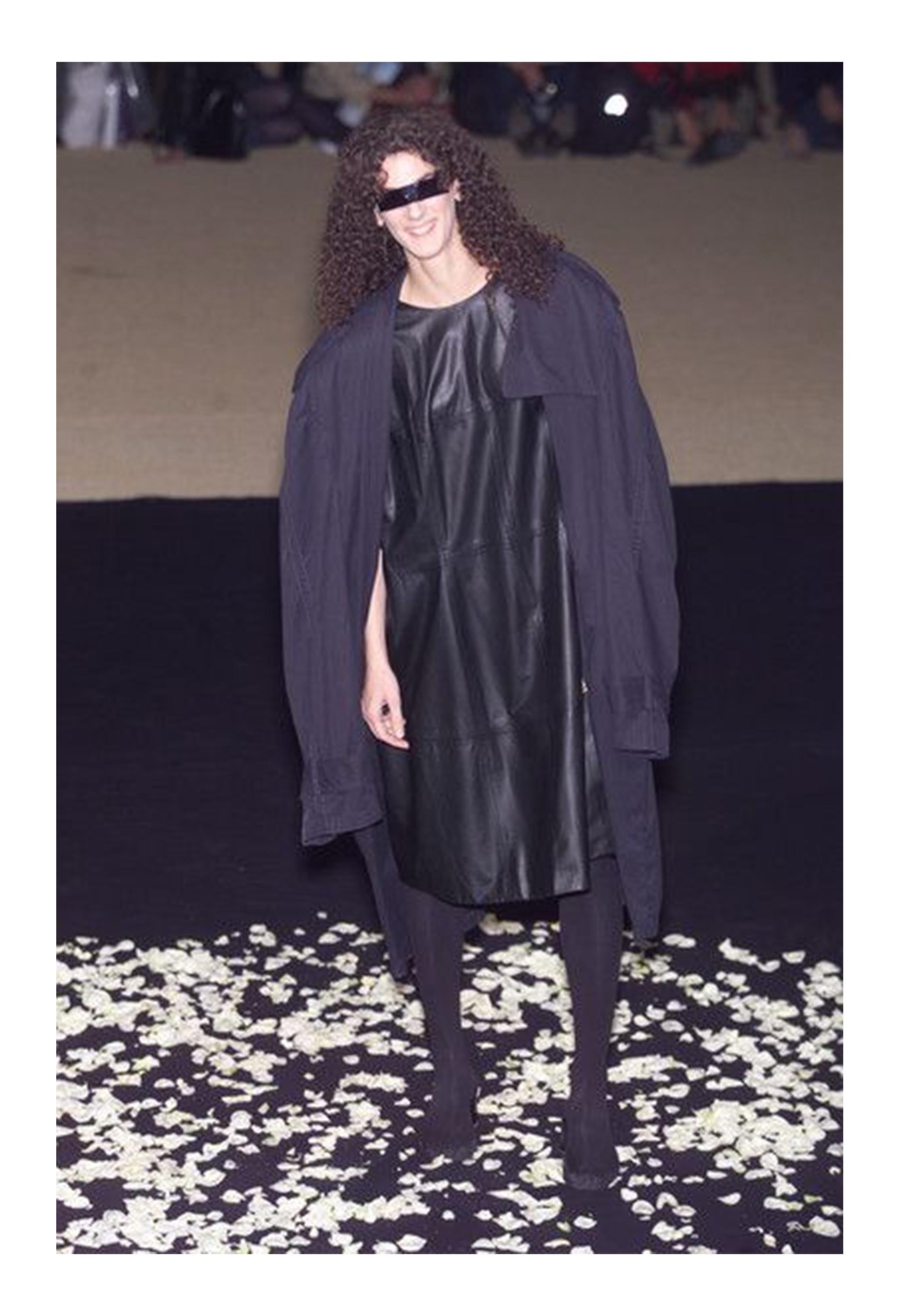 Maison Martin Margiela - Robe oversize en cuir marron 2001 Excellent état - En vente à Los Angeles, CA
