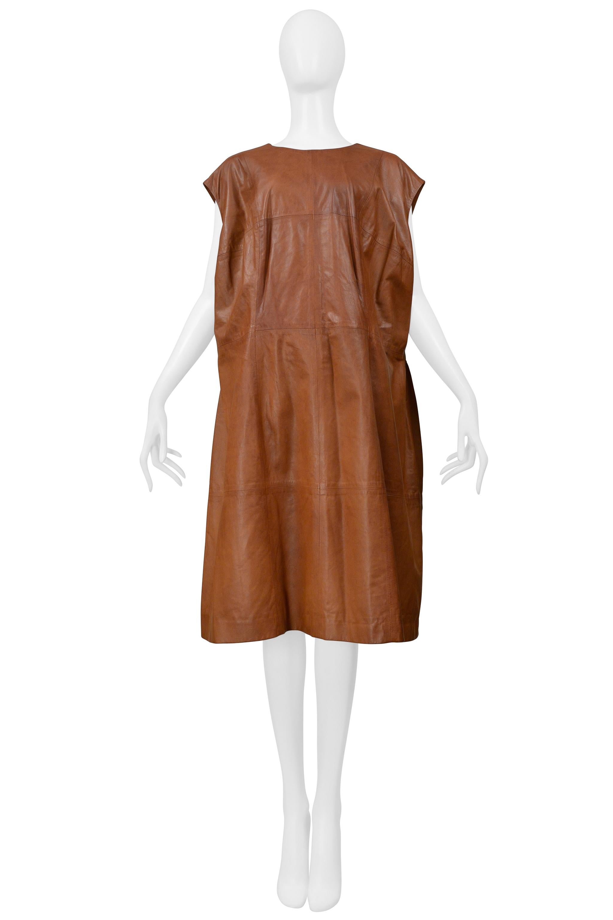 Maison Martin Margiela - Robe oversize en cuir marron 2001 en vente 3
