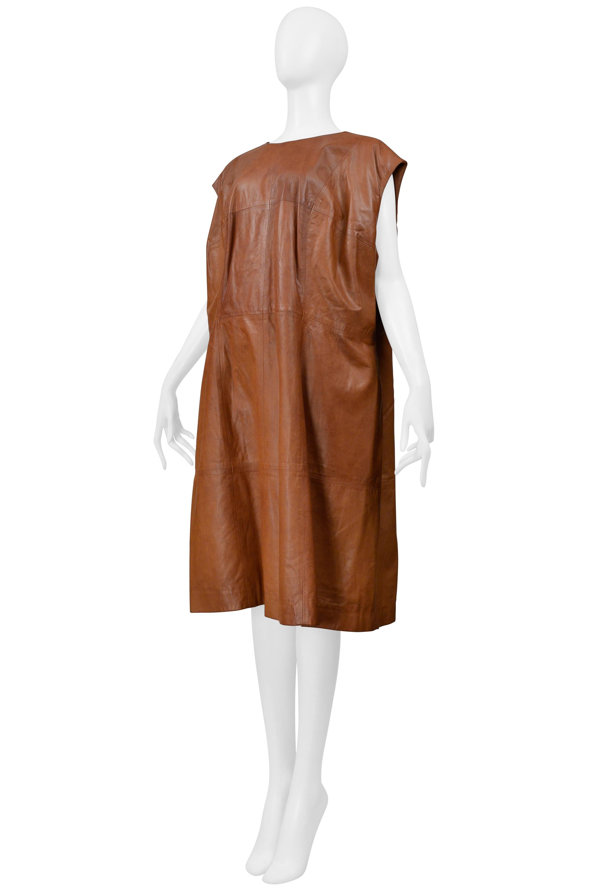 Maison Martin Margiela - Robe oversize en cuir marron 2001 en vente 4