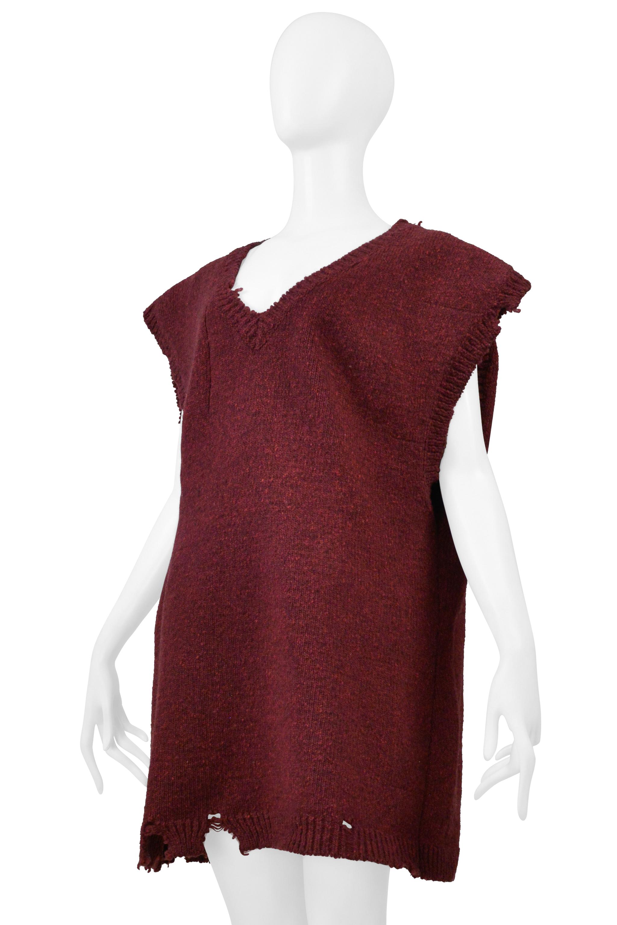 Maison Martin Margiela Maglione destrutturato oversize rosso borgogna Aw 2000 In condizioni ottime in vendita a Los Angeles, CA