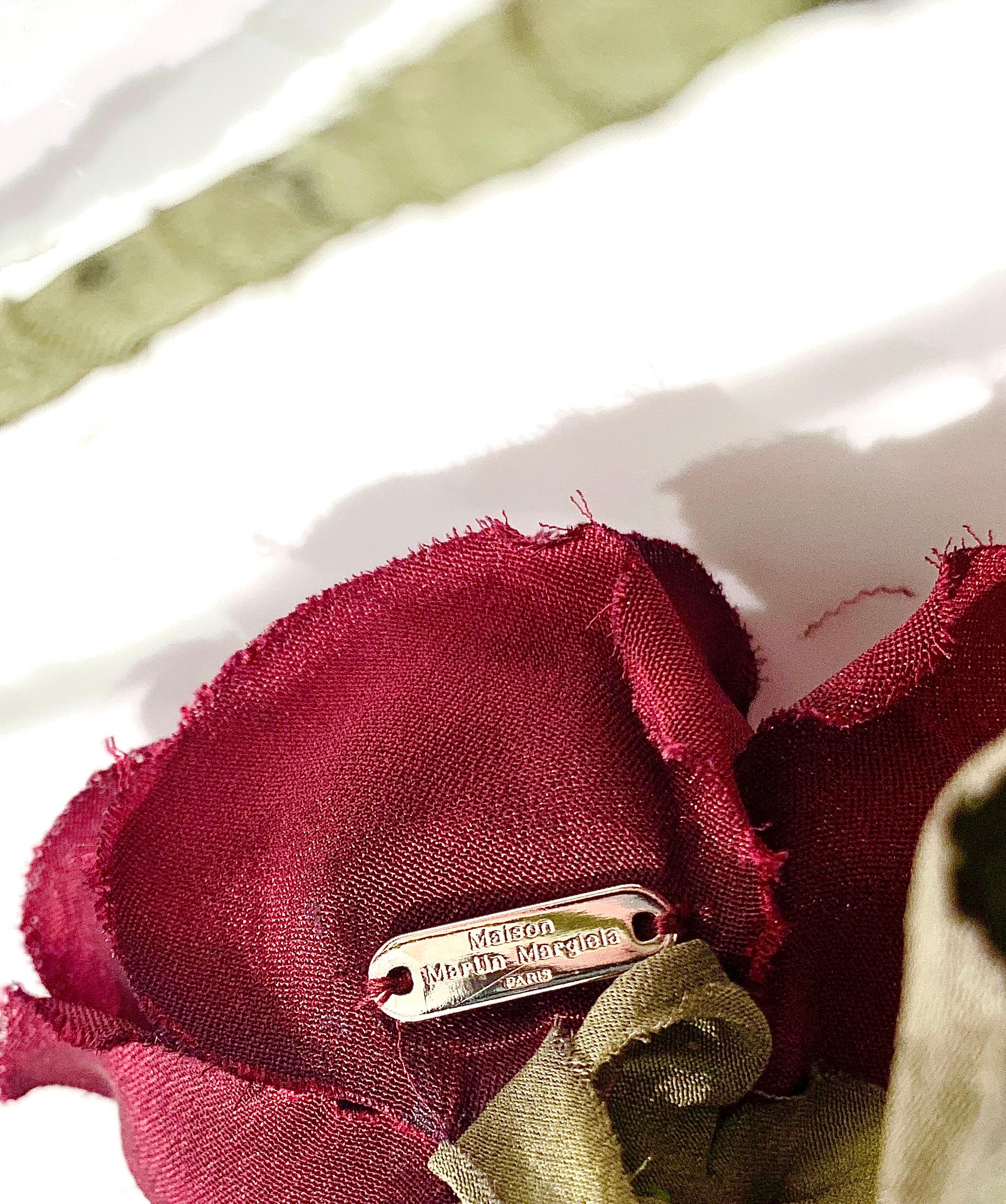 Donna Maison Martin Margiela Collana/spilla a forma di rosa SS 2011 in vendita