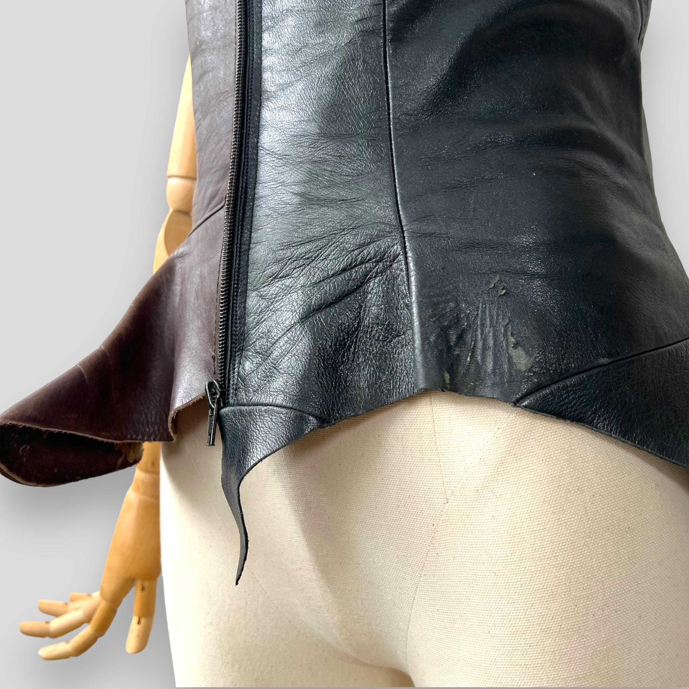 Maison Martin Margiela Corset 2004-2005 FW artisanal boots leather corset In Good Condition For Sale In CAPELLE AAN DEN IJSSEL, ZH