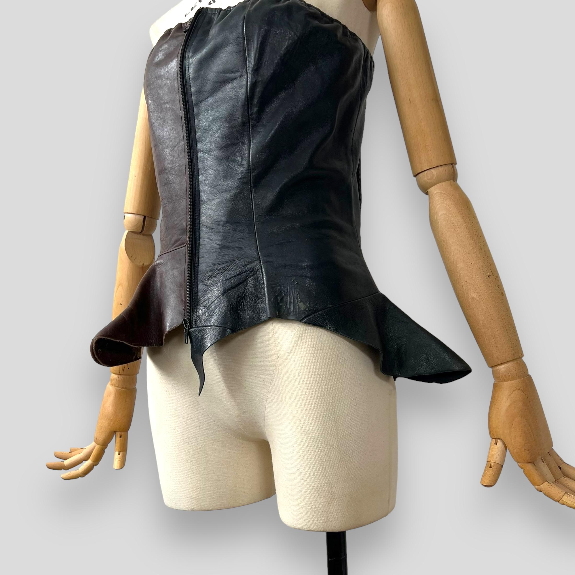 Maison Martin Margiela Corset 2004-2005 FW artisanal boots leather corset For Sale 1