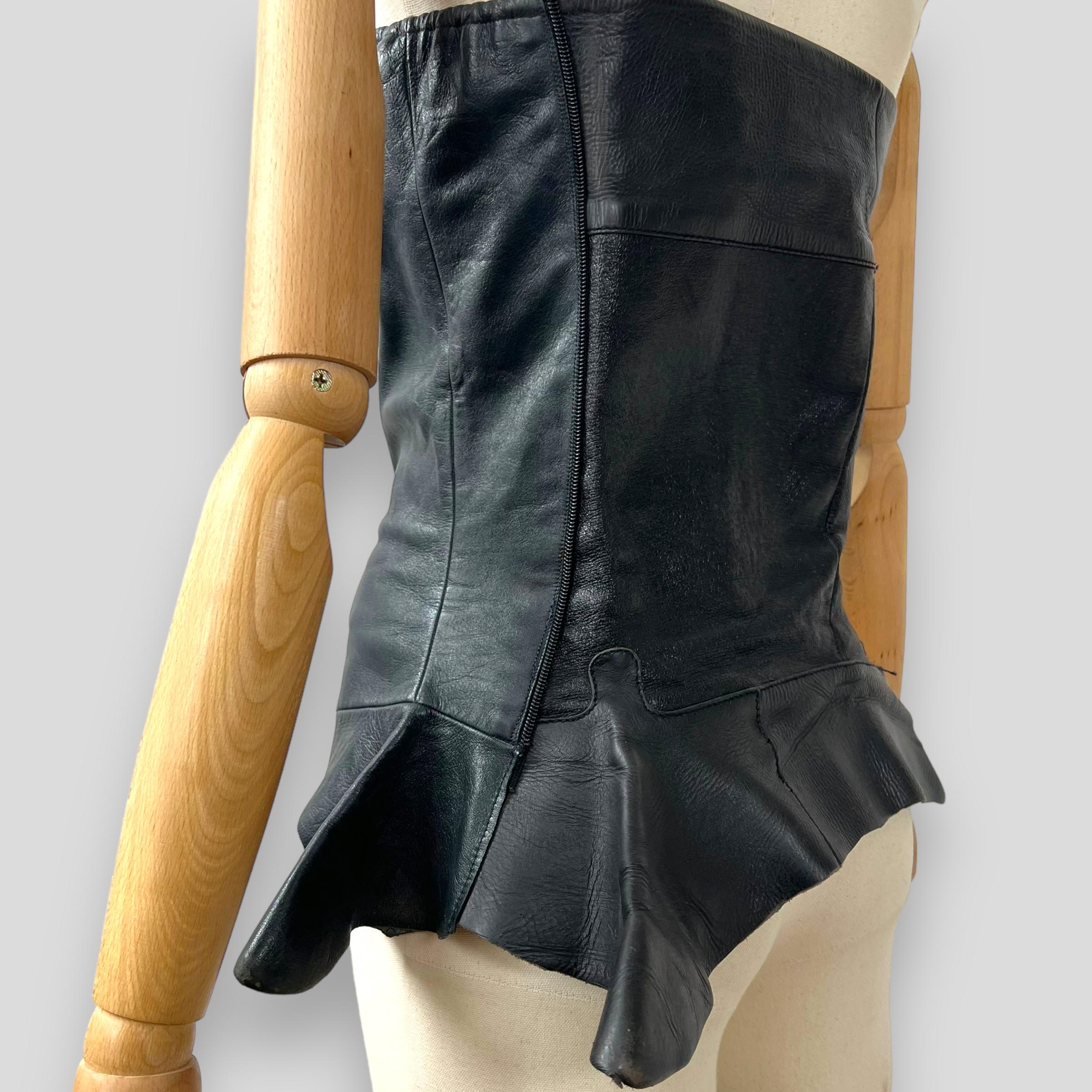 Maison Martin Margiela Corset 2004-2005 FW artisanal boots leather corset For Sale 3