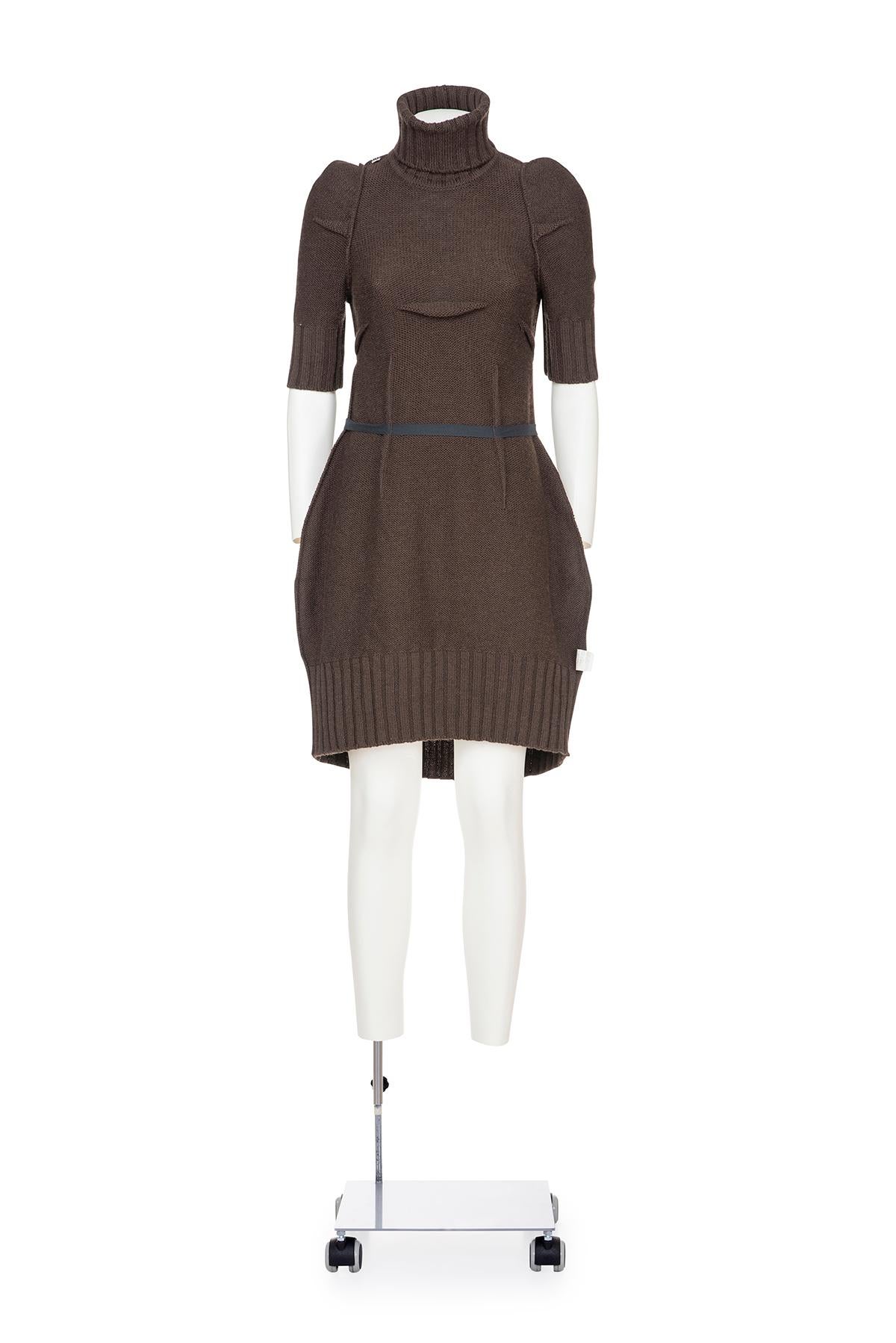 MAISON MARTIN MARGIELA principios de los 90  icónico y raro mini vestido de punto de cuello alto en Bueno estado para la venta en Milano, MILANO
