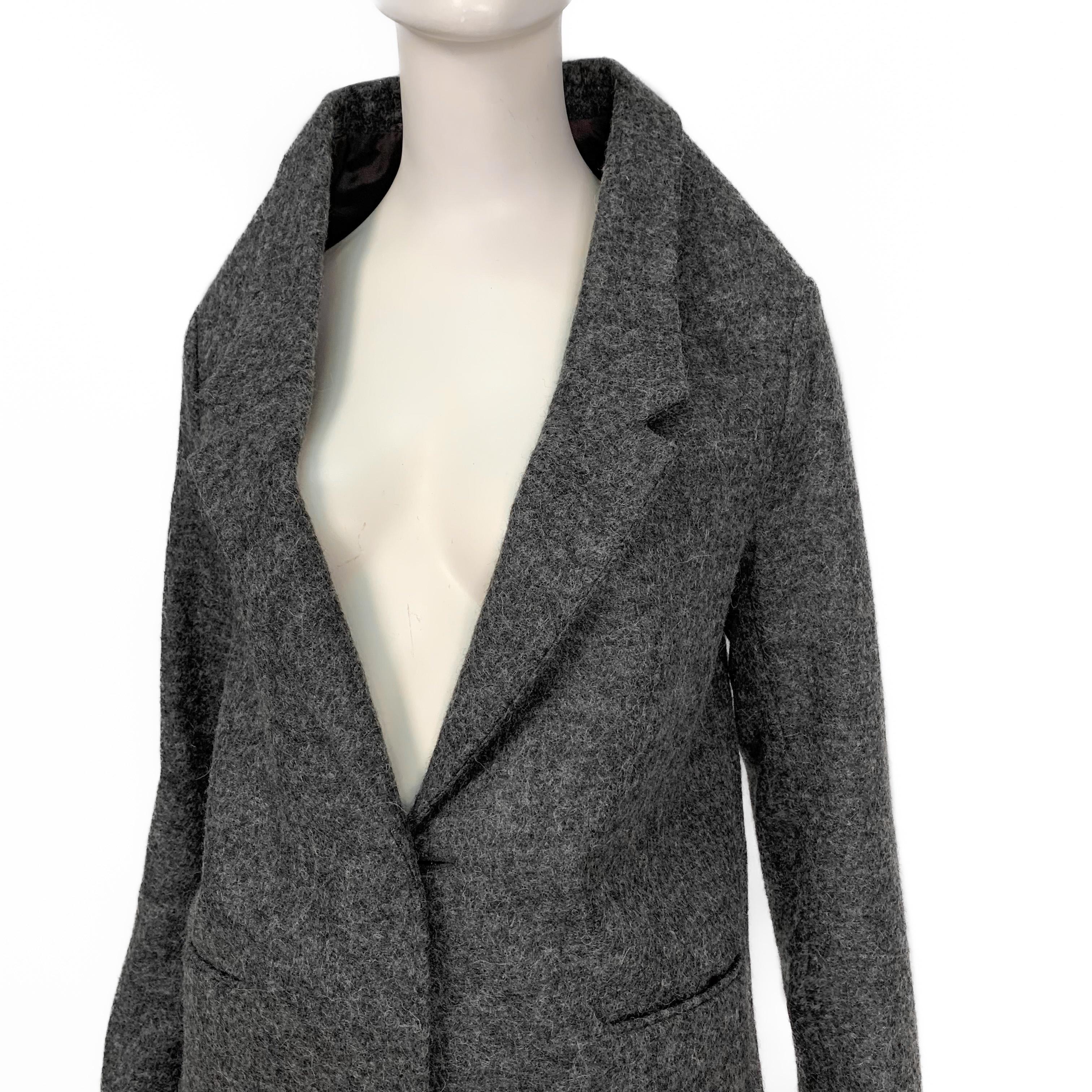 AW 2010 mr. Margiela's last RTW collection grey wool deconstructed blazer In Excellent Condition For Sale In TARRAGONA, ES