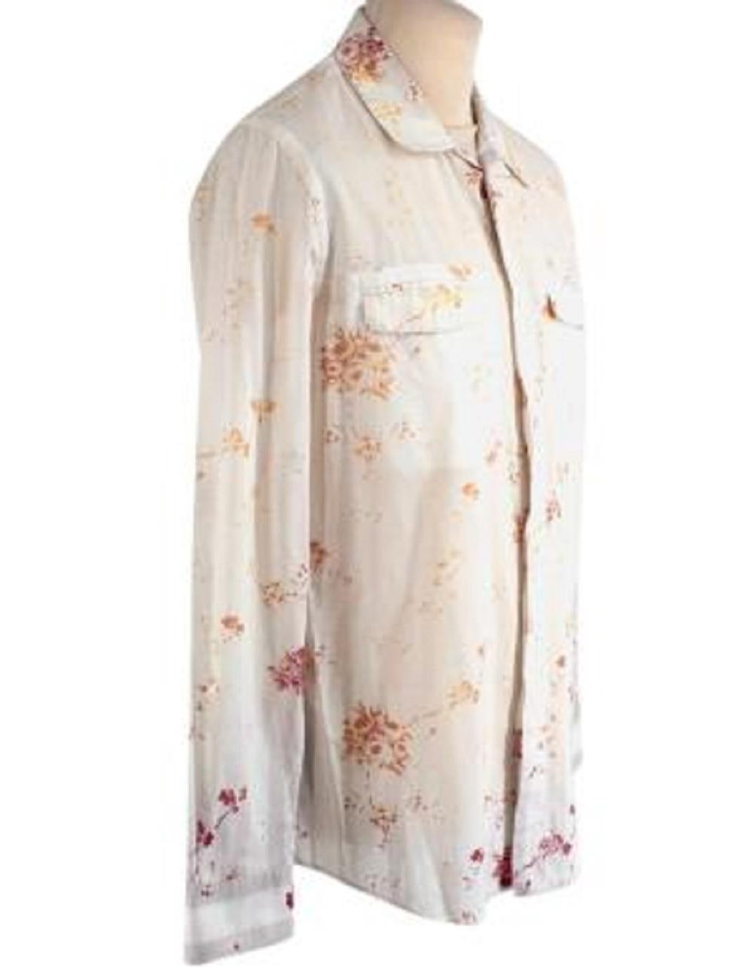 Maison Martin Margiela Floral Cotton Shirt

- Lightweight soft cotton. 
- Two sewn breast pockets.
- Buttoned cuffs
- Button Down
- Classic Fit

Made in Italy

PLEASE NOTE, THESE ITEMS ARE PRE-OWNED AND MAY SHOW SIGNS OF BEING STORED EVEN WHEN