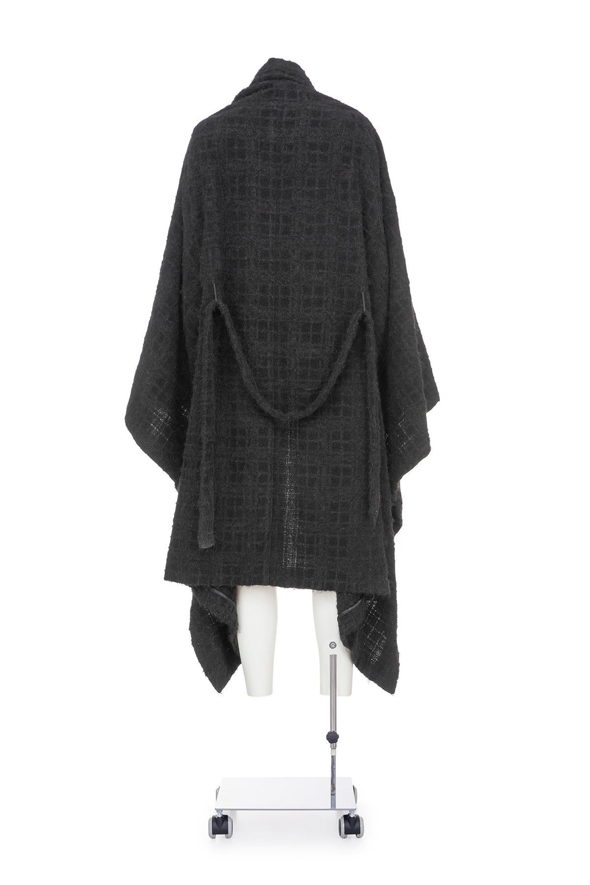 Nero MAISON MARTIN MARGIELA FW 01 Iconic and rare knitted checked oversize cape in vendita