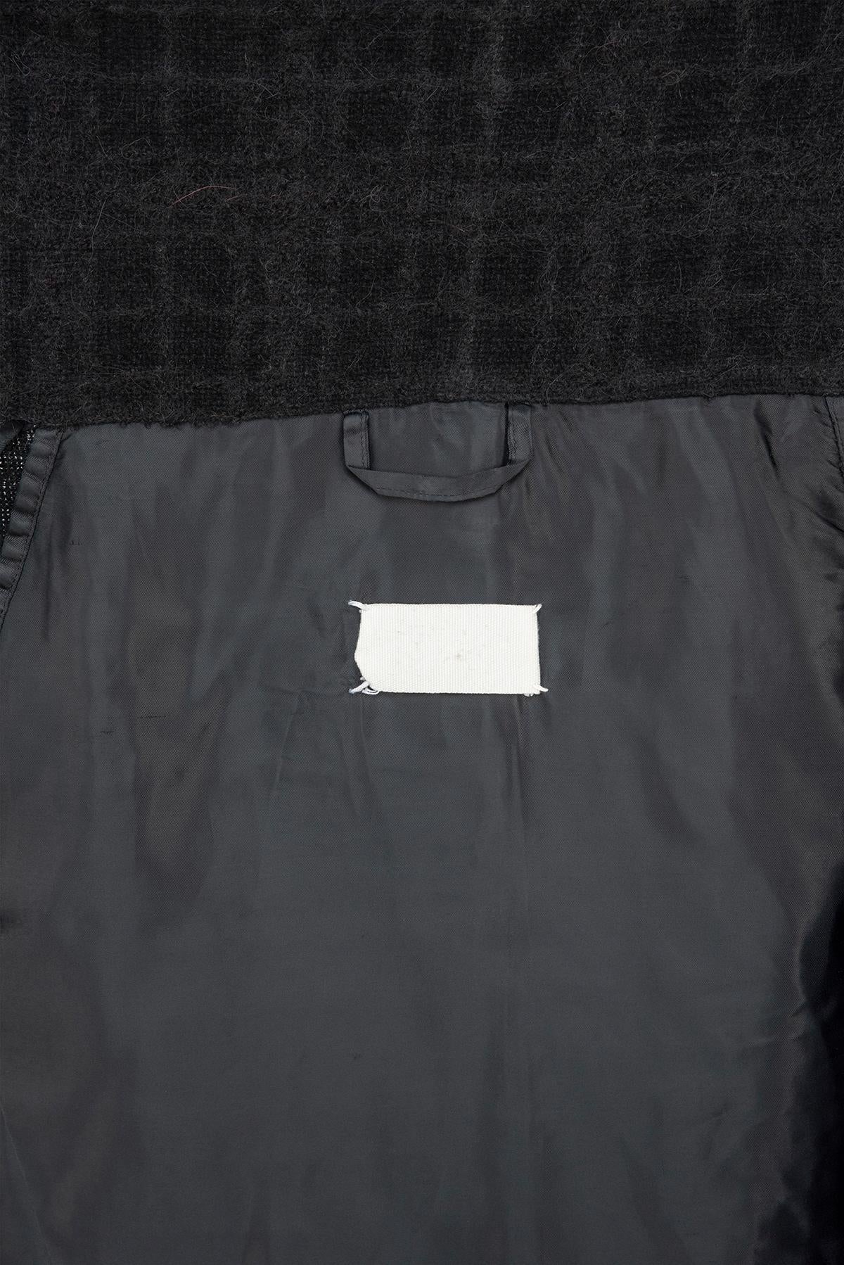 MAISON MARTIN MARGIELA FW 01 Iconic and rare knitted checked oversize cape In condizioni buone in vendita a Milano, MILANO