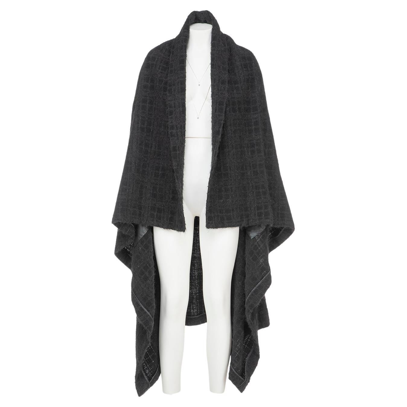 MAISON MARTIN MARGIELA FW 01 Iconic and rare knitted checked oversize cape