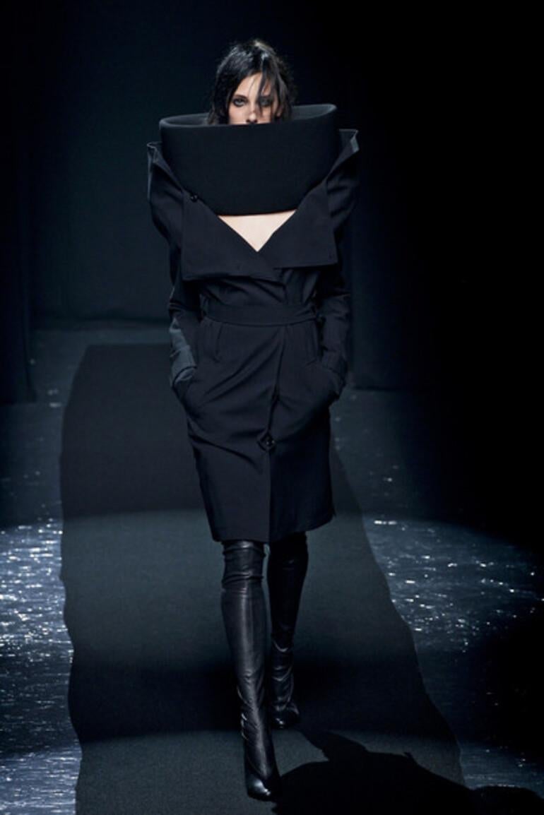 Maison Martin Margiela FW 08 Raro e iconico cappotto con spalle strutturate in vendita 1