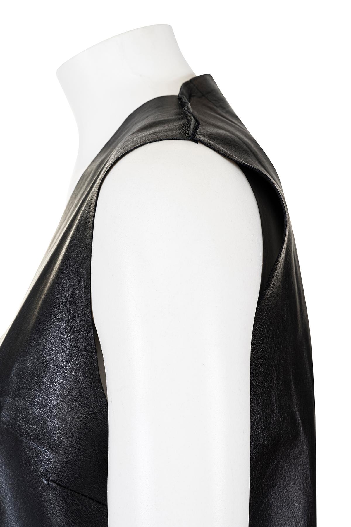 MAISON MARTIN MARGIELA FW 96 Iconic and rare leather ensemble in vendita 2