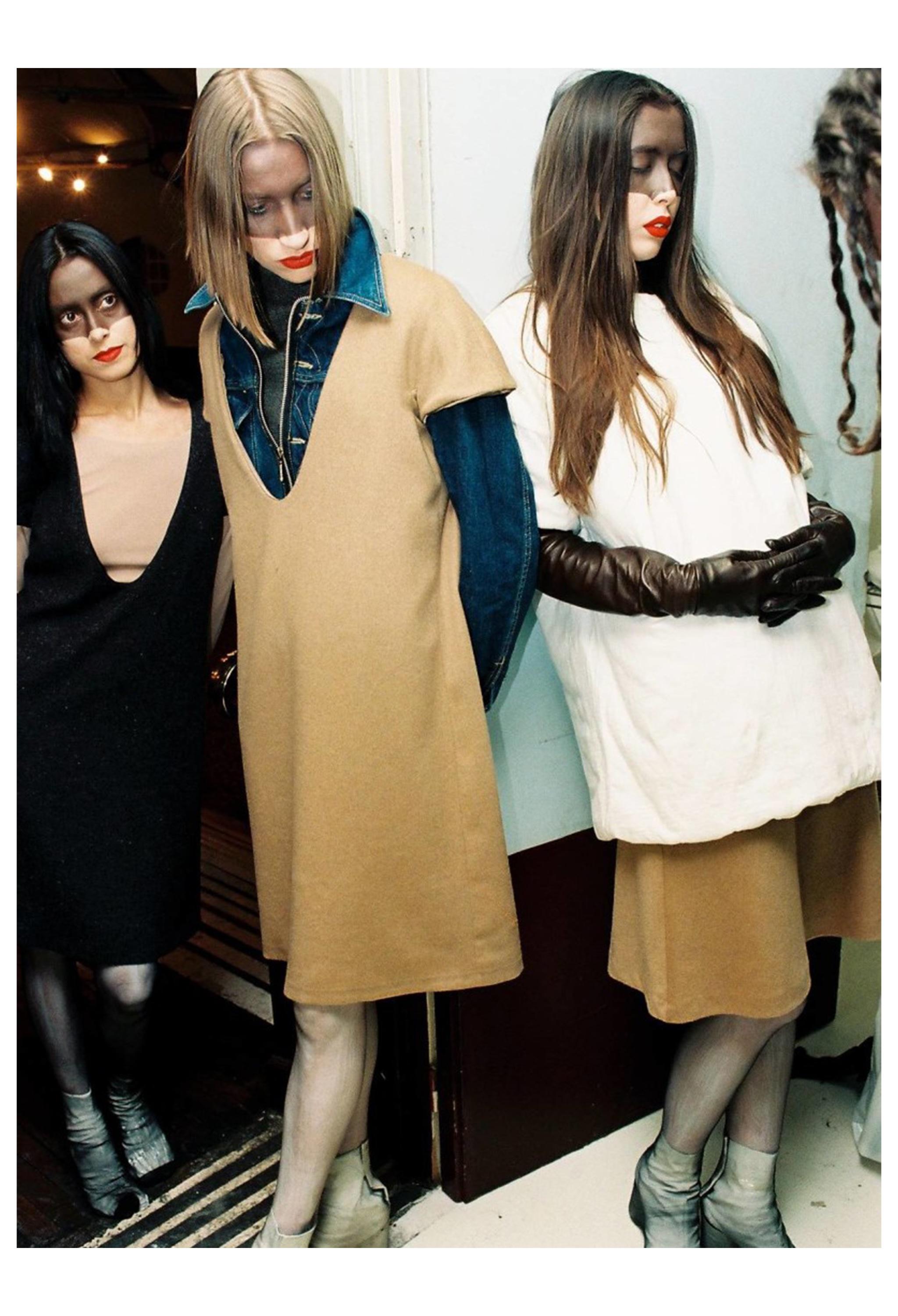 Maison Martin Margiela Robe en laine grise à large encolure F/W 2000 en vente 2