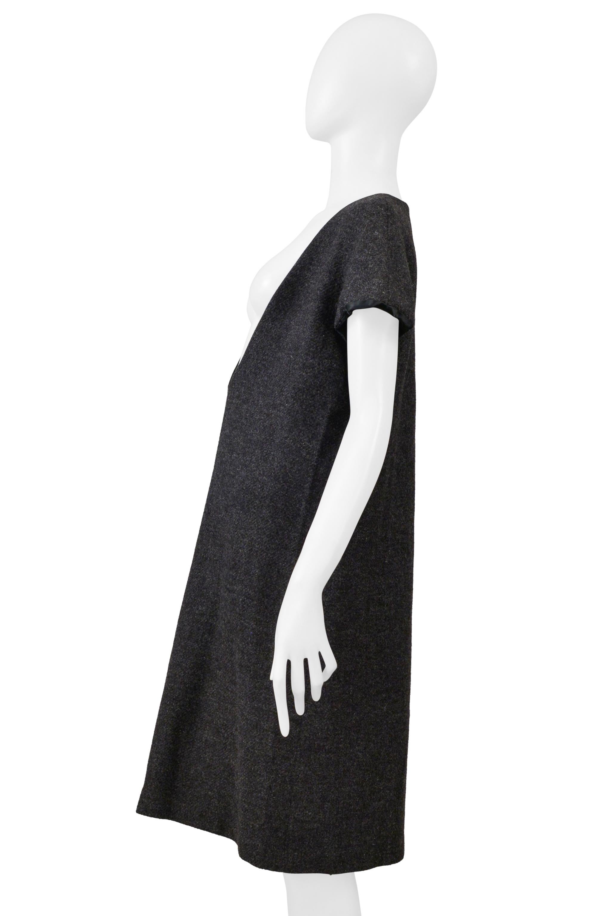 Maison Martin Margiela Vestito in lana grigio con scollo ampio A/I 2000 In condizioni ottime in vendita a Los Angeles, CA