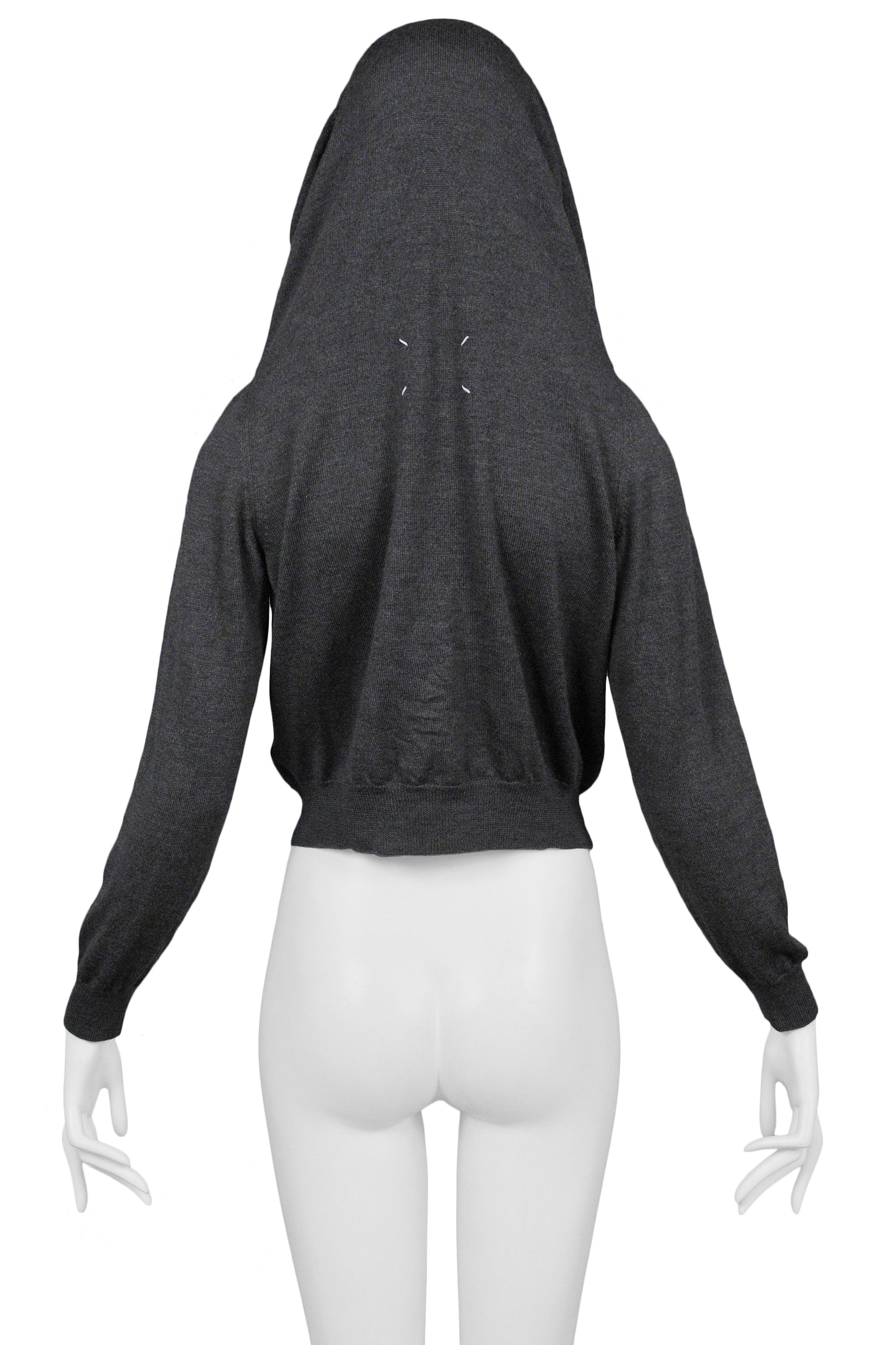 Maison Martin Margiela Strickjacke „Overhead“ aus grauer Wolle, 2005 im Zustand „Hervorragend“ in Los Angeles, CA