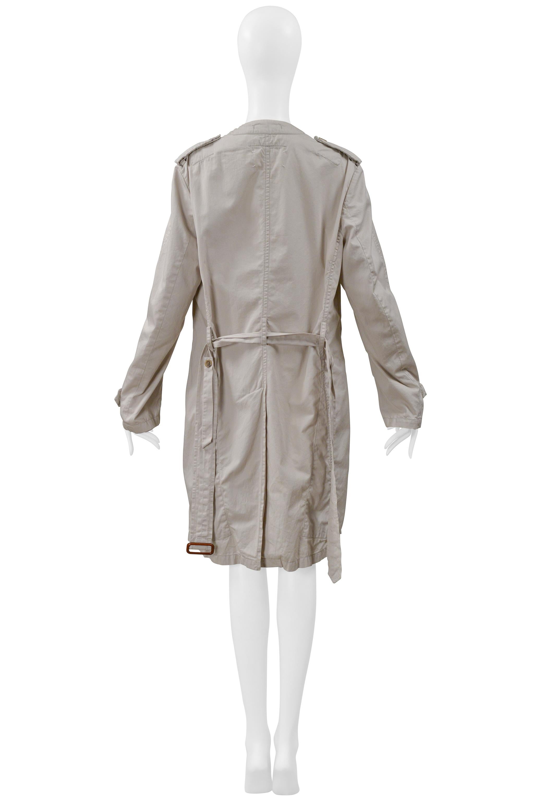 Maison Martin Margiela Manteau trench déconstruit et plié en kaki 2001 en vente 7