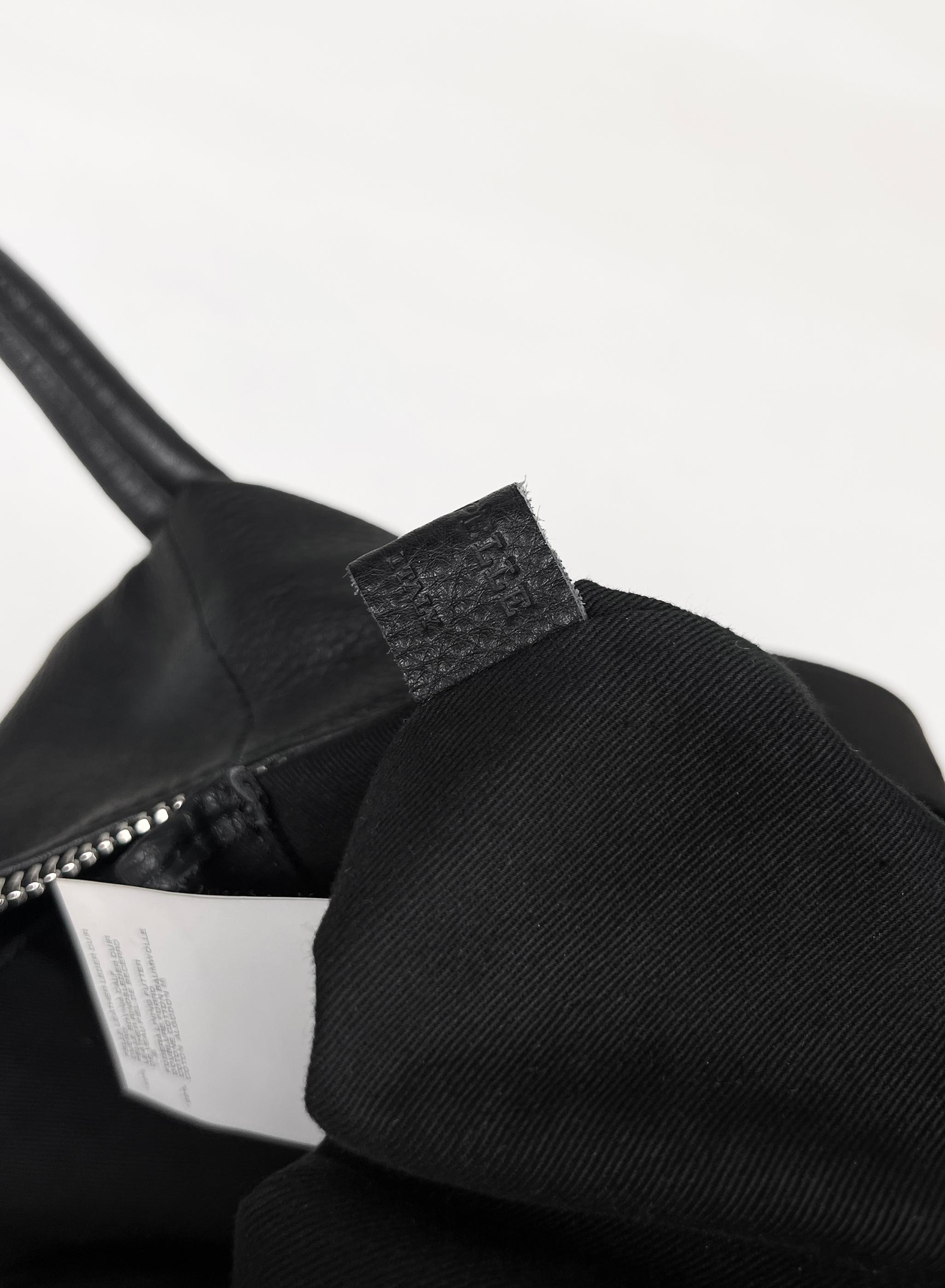 Maison Martin Margiela Leder-Reisetasche mit Schulterriemen im Angebot 6