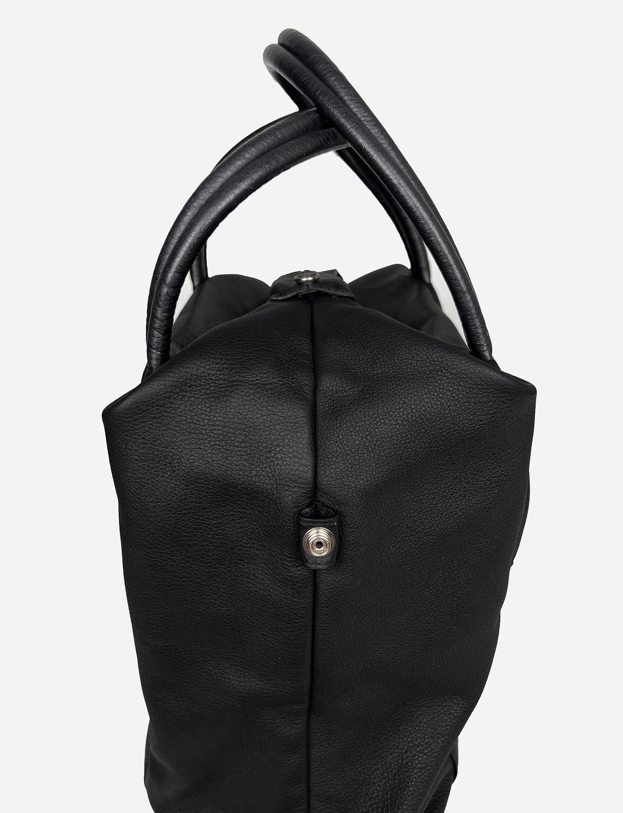 Maison Martin Margiela Leder-Reisetasche mit Schulterriemen im Angebot 11