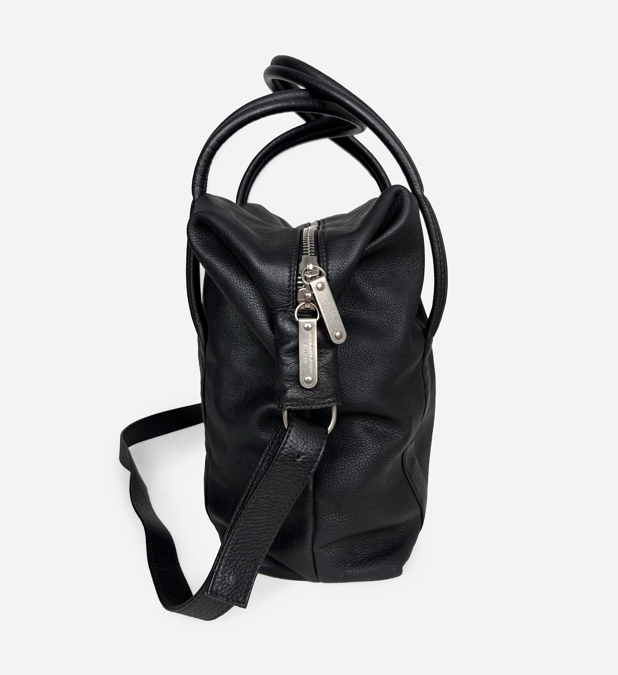 Maison Martin Margiela Leder-Reisetasche mit Schulterriemen im Zustand „Hervorragend“ im Angebot in Алматинский Почтамт, KZ