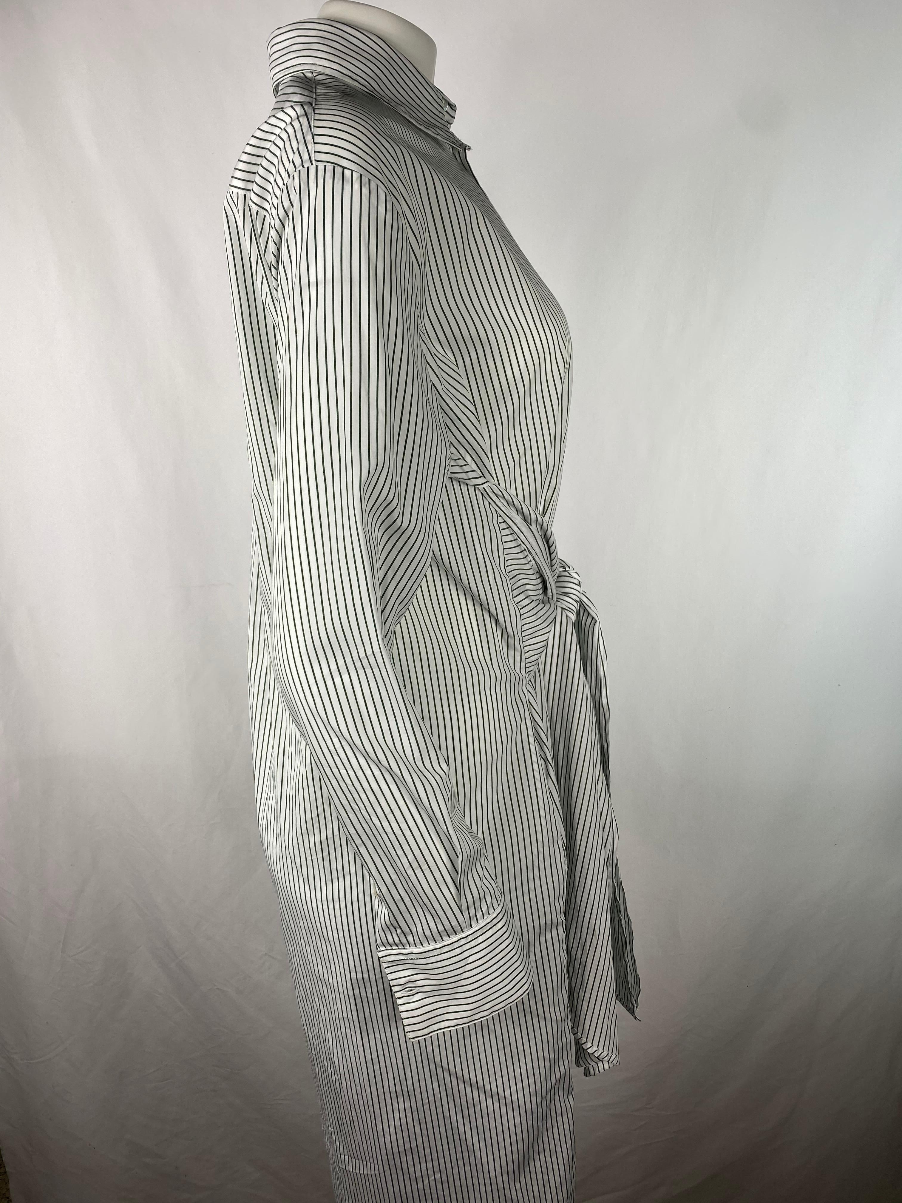 Maison Martin Margiela - Robe chemise boutonnée blanche et verte MM6, taille 42 Excellent état - En vente à Beverly Hills, CA