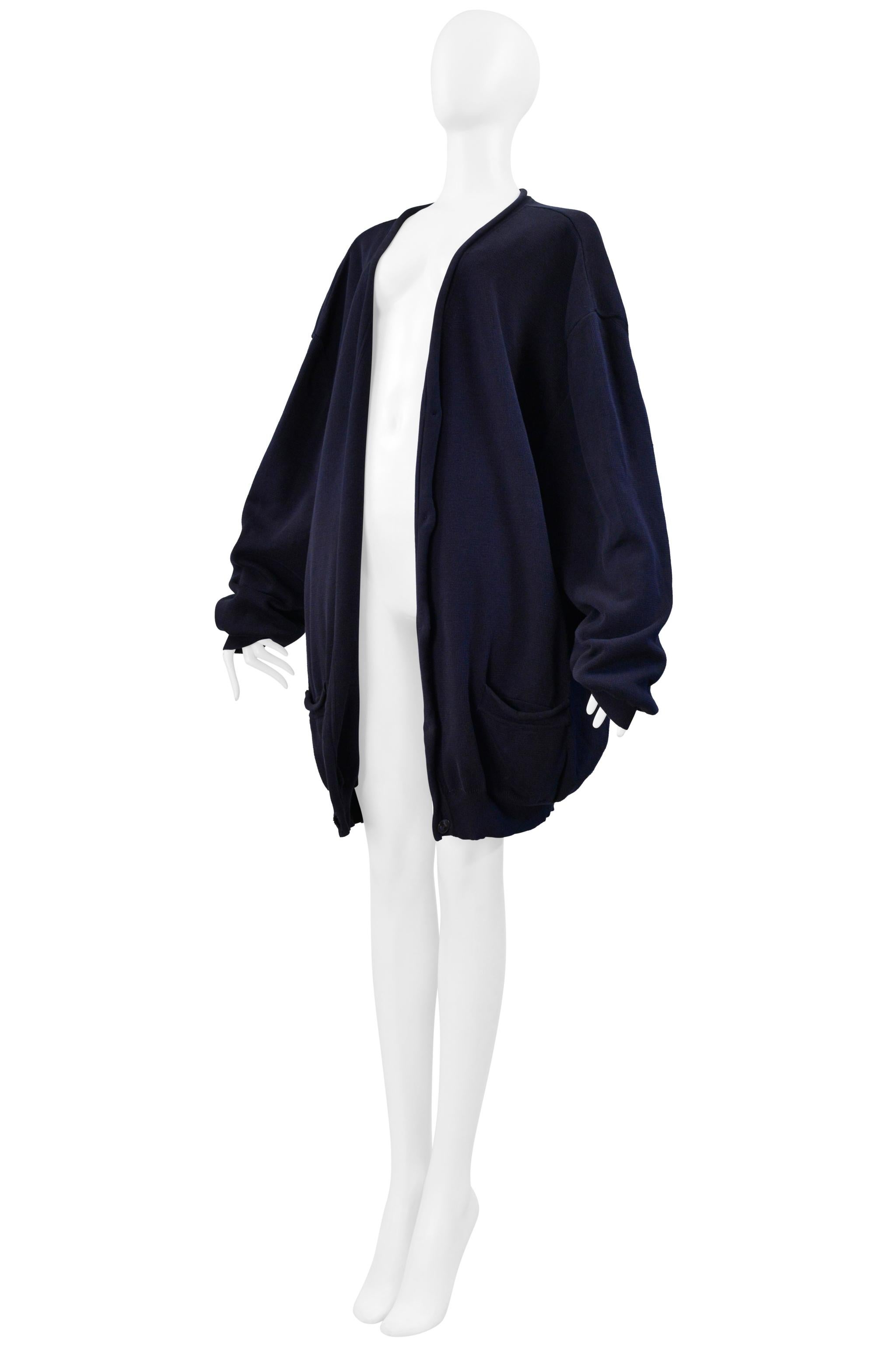 Maison Martin Margiela Marineblauer übergroßer Cardigan Pullover Ss 2000 im Zustand „Hervorragend“ im Angebot in Los Angeles, CA