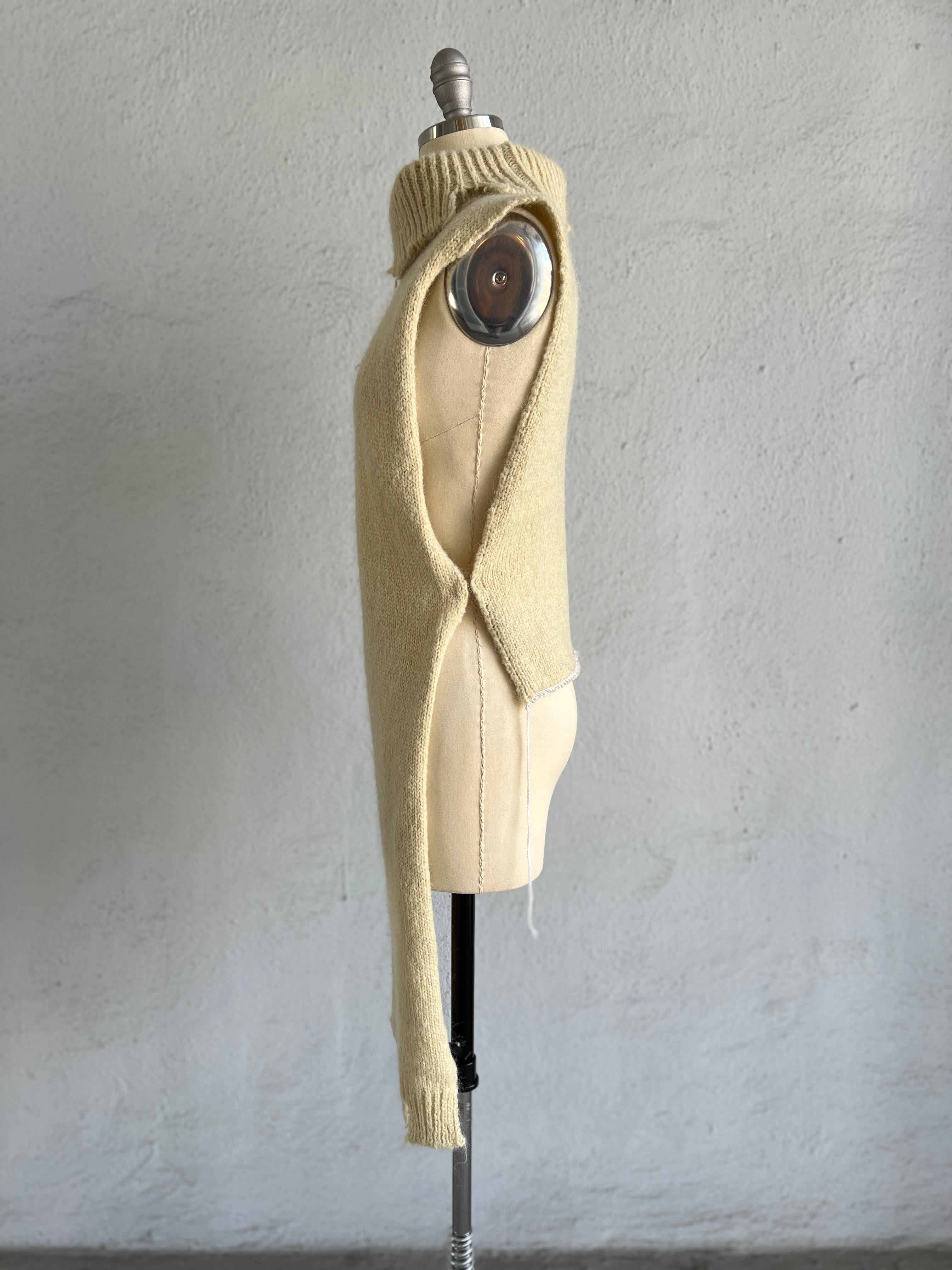 Maison Martin Margiela Blanco roto Suéter deconstruido con cuello alto 2000 en venta 6